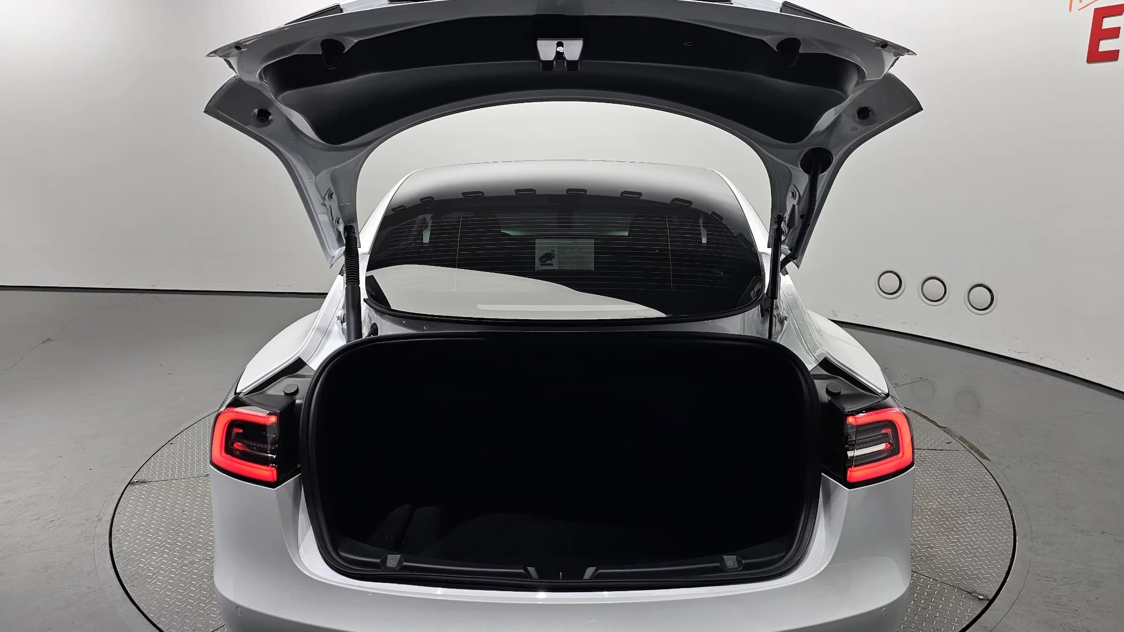 Tesla MODEL 3 Long Range, электромобиль, 2021 г. 143315 км. — фото 20