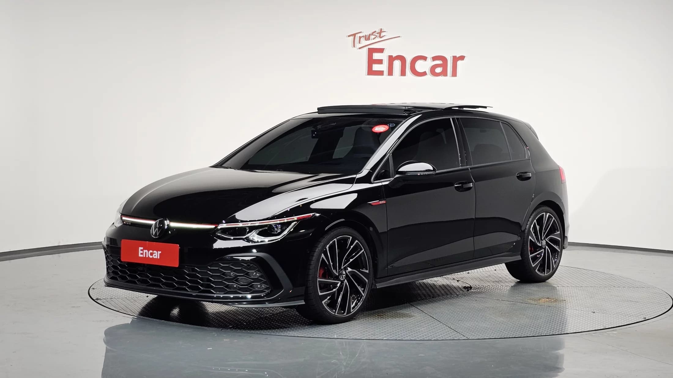 Volkswagen GOLF 2.0 GTI, 2024 г. 5703 км.