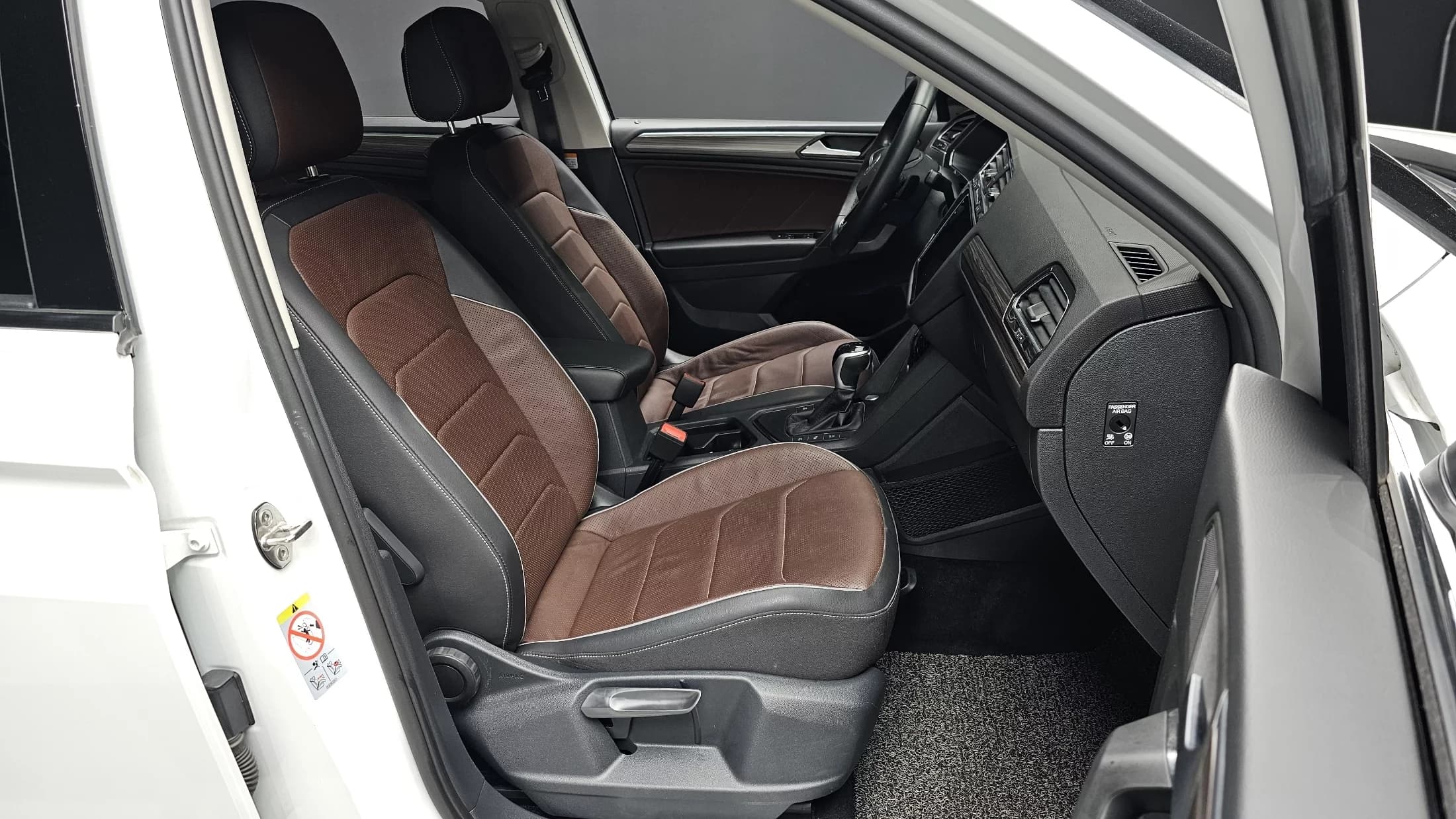 Volkswagen TIGUAN 2.0 TSI Prestige, 2023 г. 44306 км. — фото 12