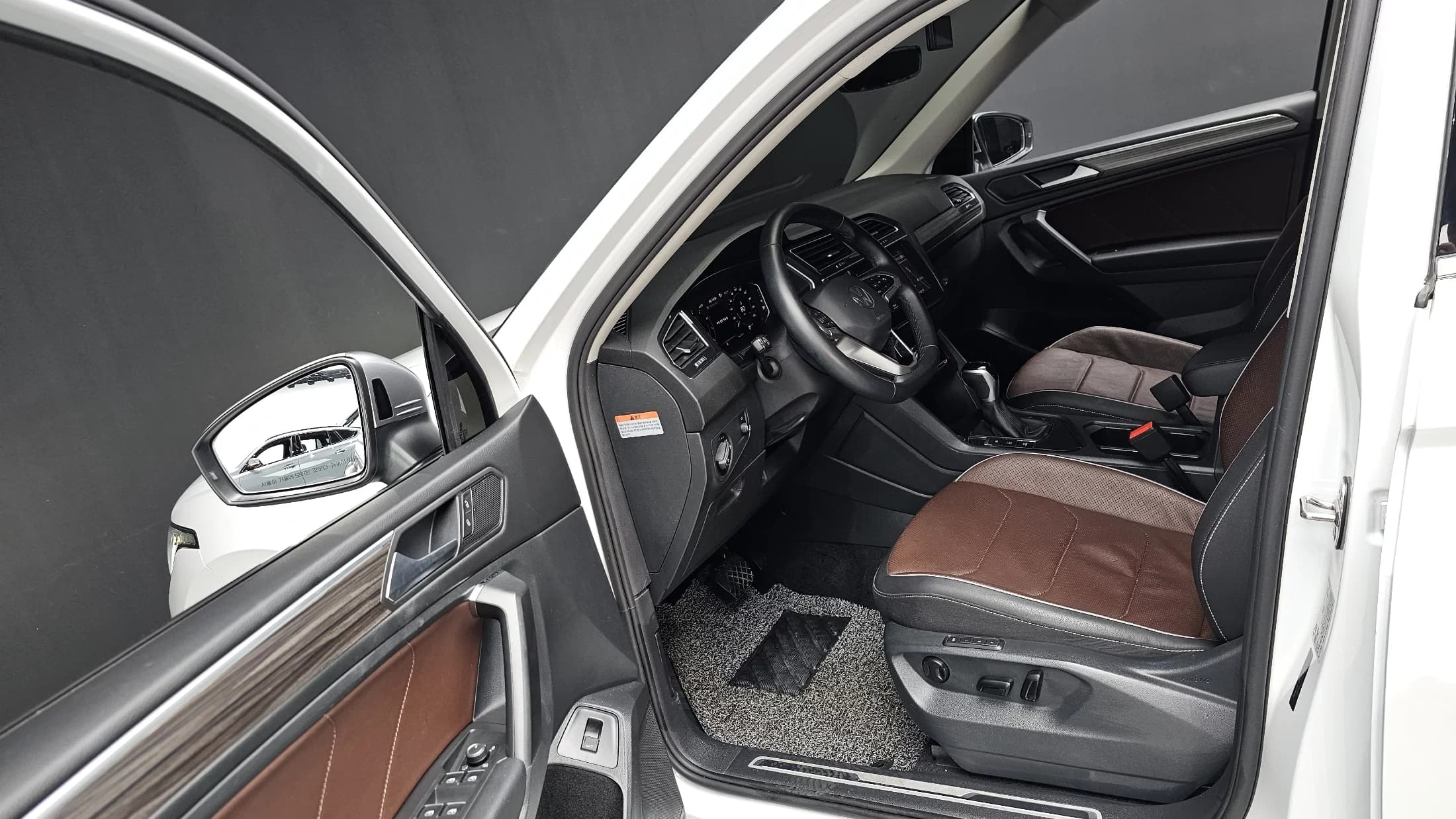 Volkswagen TIGUAN 2.0 TSI Prestige, 2023 г. 44306 км. — фото 10