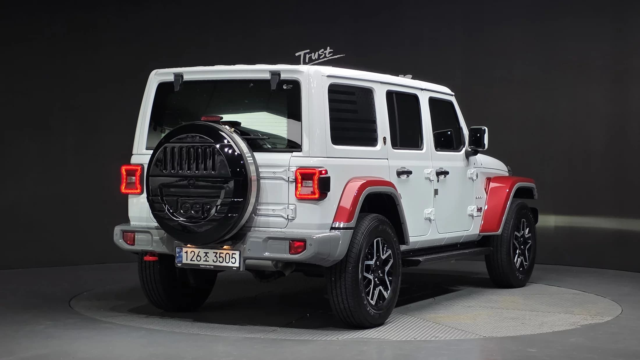 Jeep WRANGLER 2.0 Sahara 4Door, 2024 г. 4484 км. — фото 2