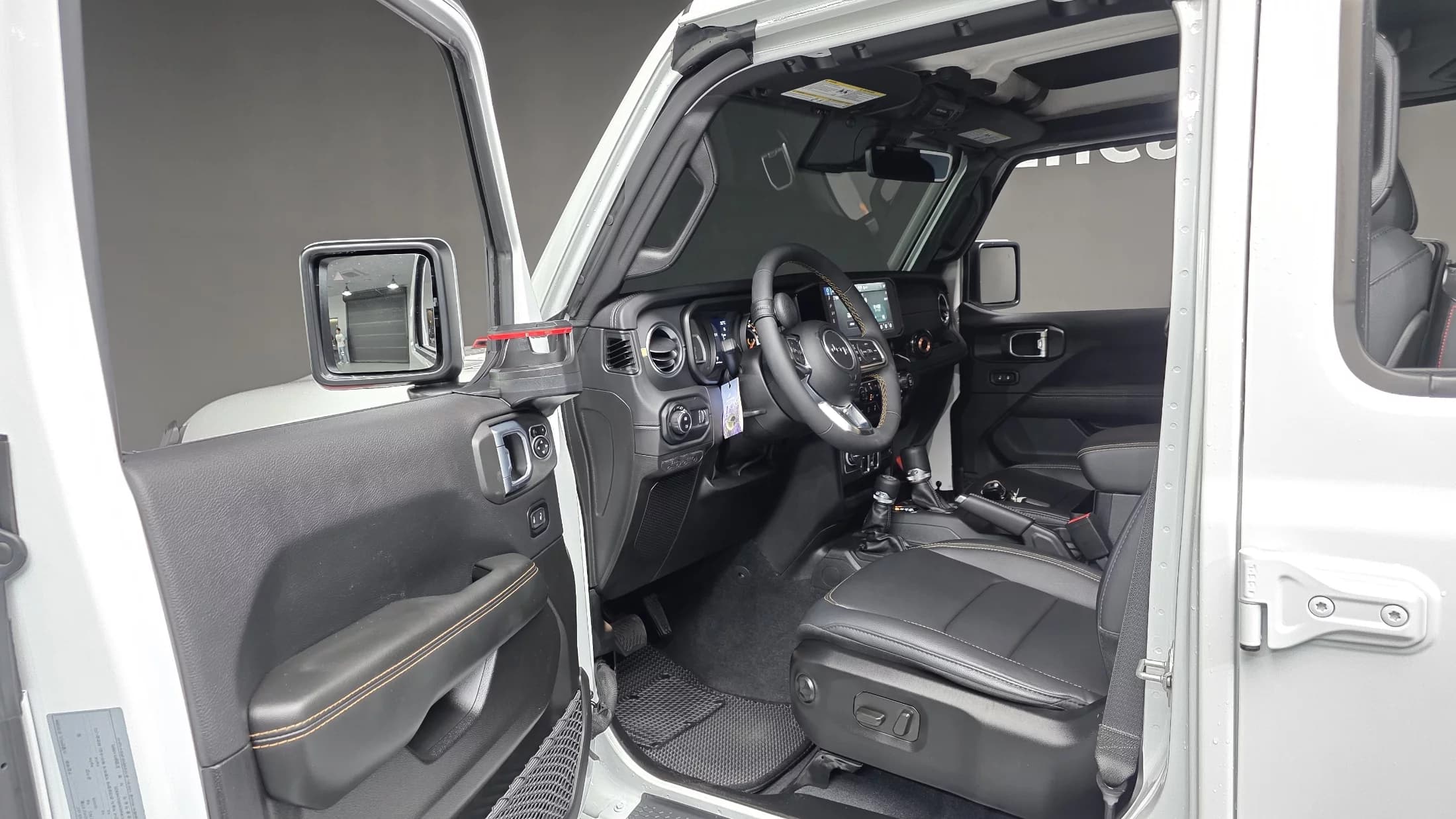 Jeep WRANGLER 2.0 Sahara 4Door, 2024 г. 4484 км. — фото 11