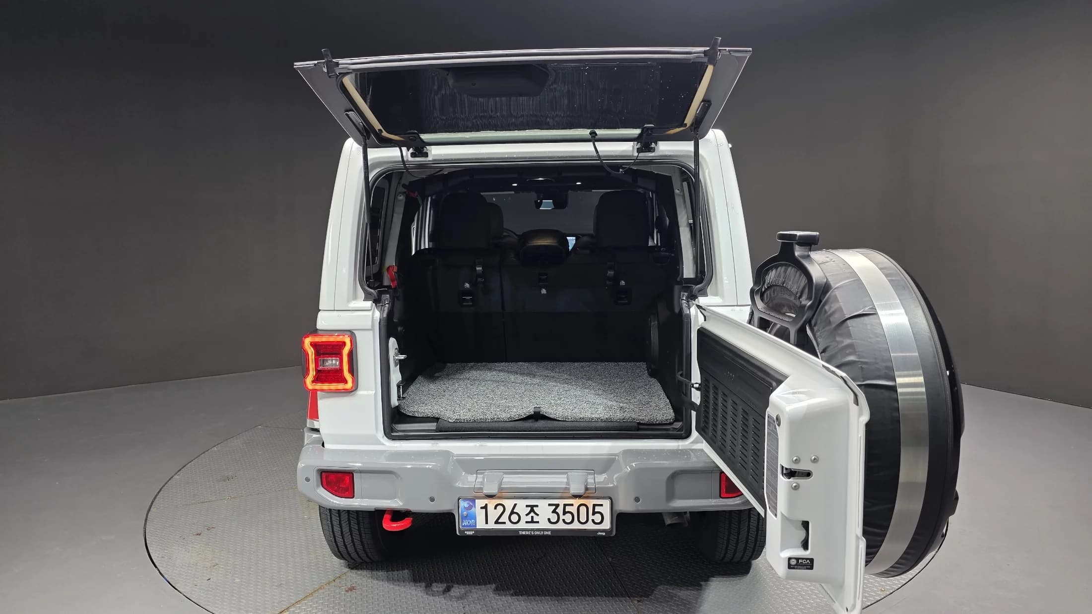 Jeep WRANGLER 2.0 Sahara 4Door, 2024 г. 4484 км. — фото 20