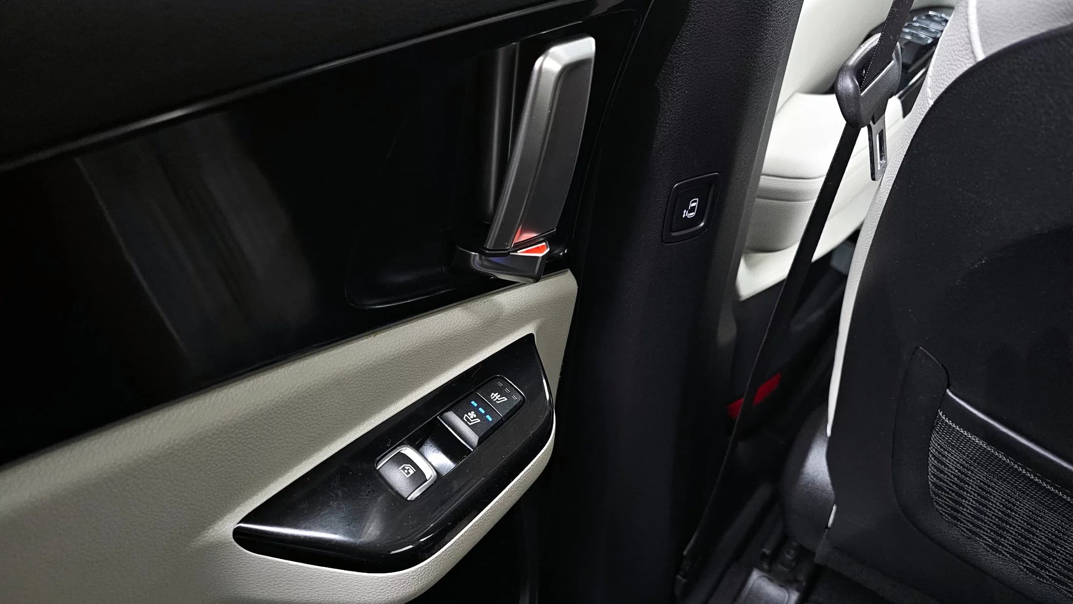 Kia Carnival 7-Seater Noblesse, 2023 г. 31265 км. — фото 18