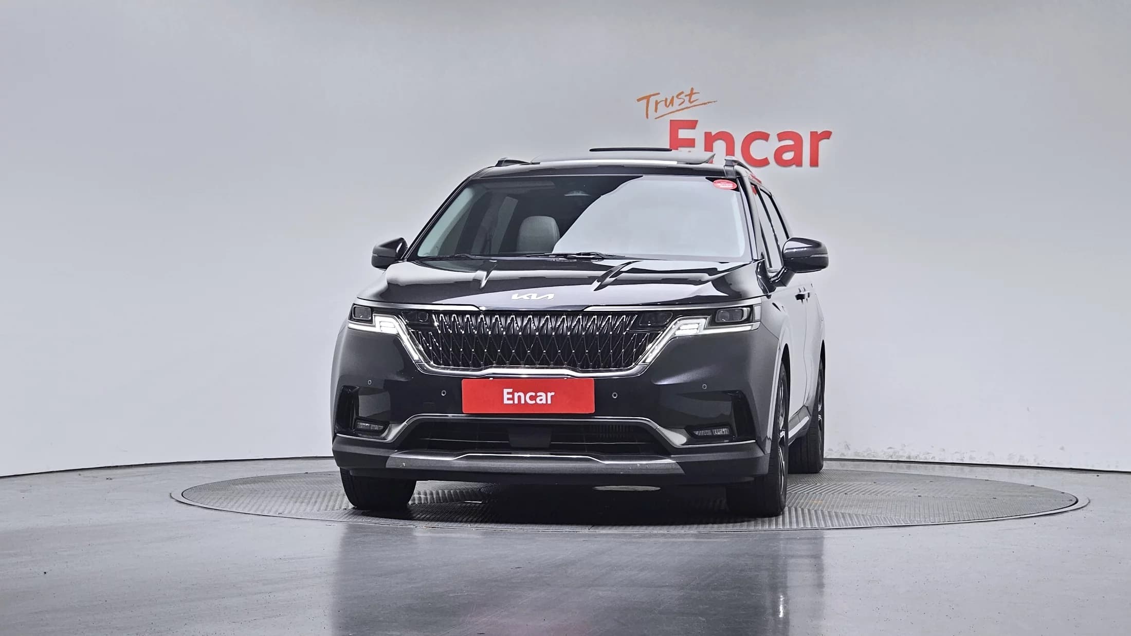 Kia Carnival 7-Seater Noblesse, 2023 г. 31265 км. — фото 3
