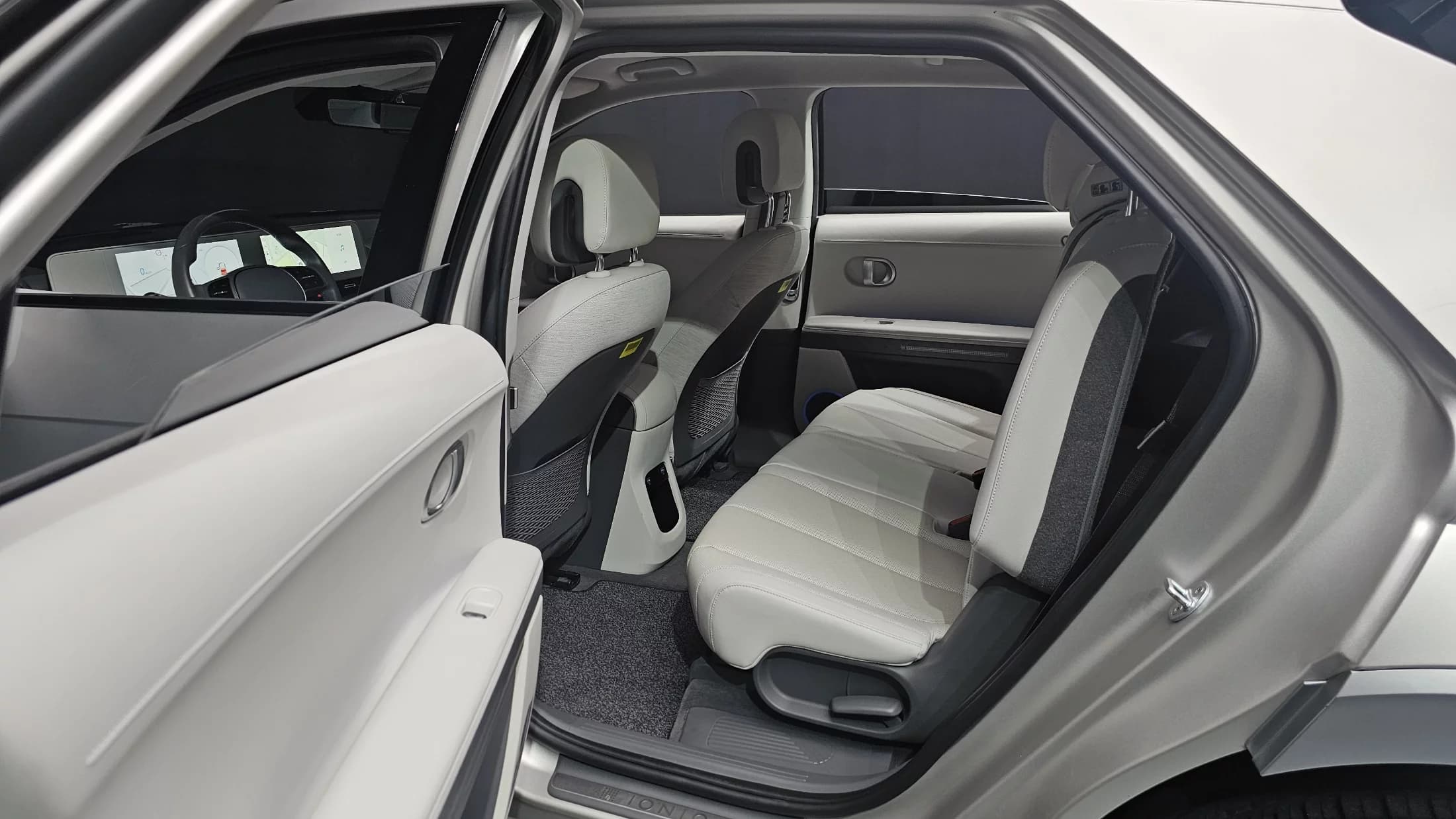 Hyundai Ioniq 5 Long Range AWD Prestige, электромобиль, 2021 г. 44161 км. — фото 12