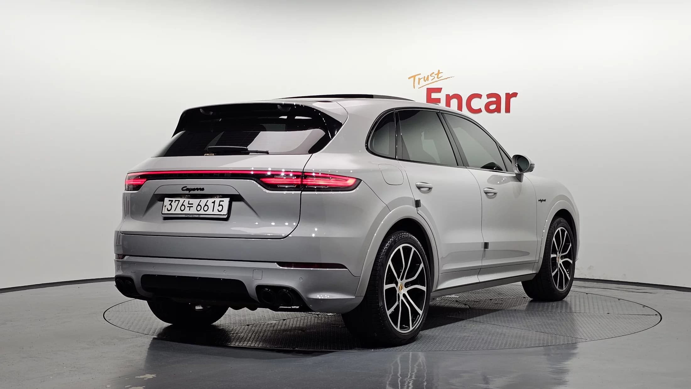Porsche CAYENNE 3.0 E-Hybrid, гибрид, 2021 г. 74604 км. — фото 2