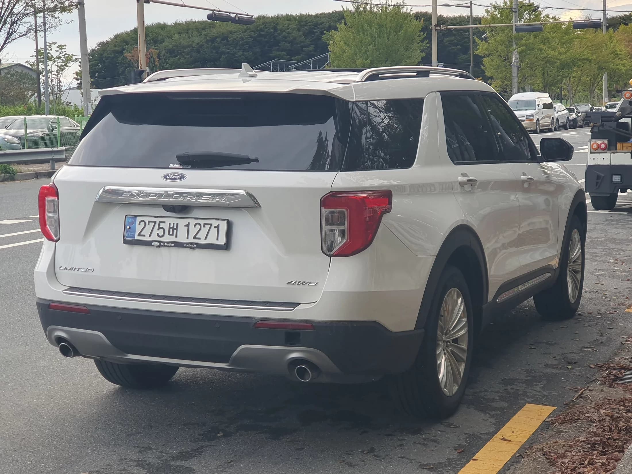 Ford EXPLORER 2.3 LimIted 4WD, 2023 г. 28596 км. — фото 4