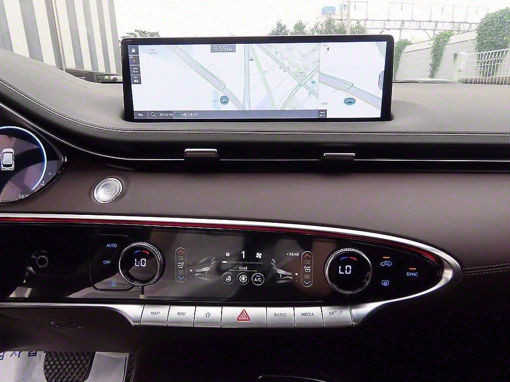 Genesis GV70 2.5T Gasoline AWD, 2024 г. 5846 км. — фото 13