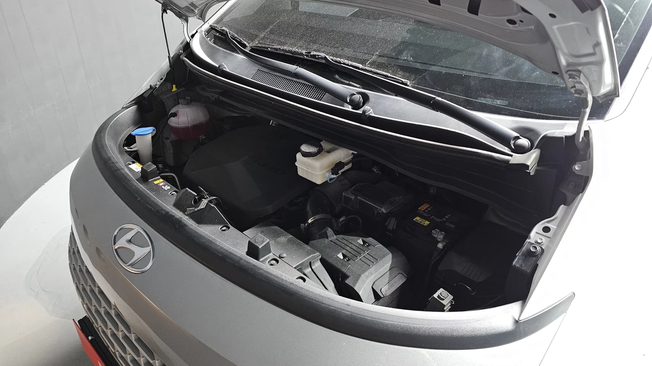 Hyundai Staria Cargo 3-Seater Modern, 2021 г. 118878 км. — фото 6