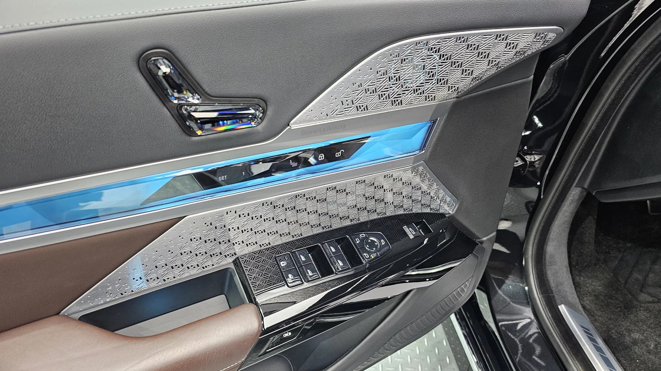BMW i7 xDrive 60 M sport, электромобиль, 2023 г. 40689 км. — фото 11