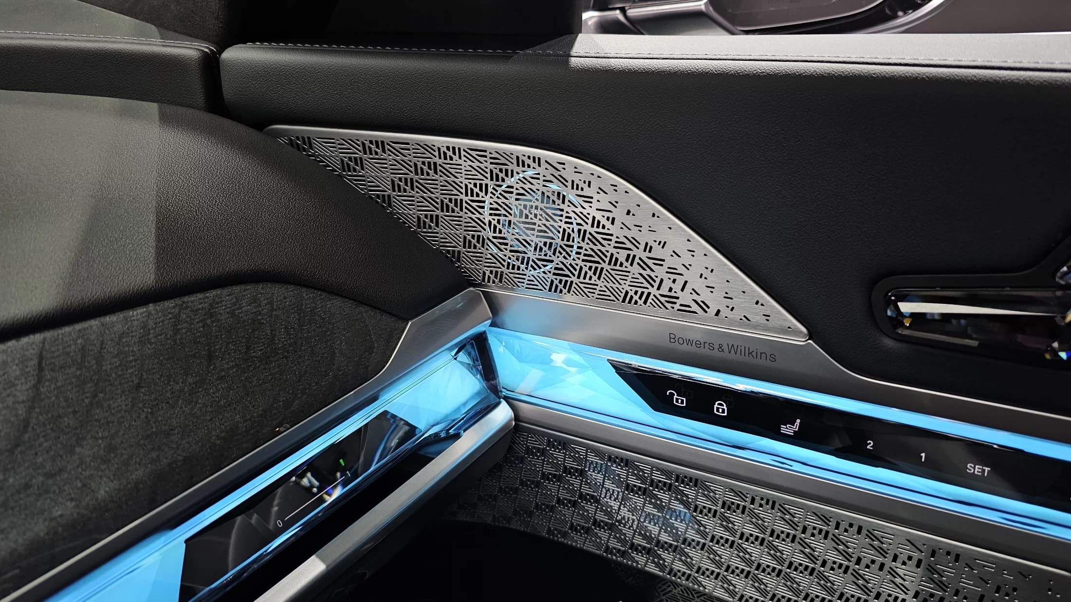 BMW i7 xDrive 60 M sport, электромобиль, 2023 г. 40689 км. — фото 15