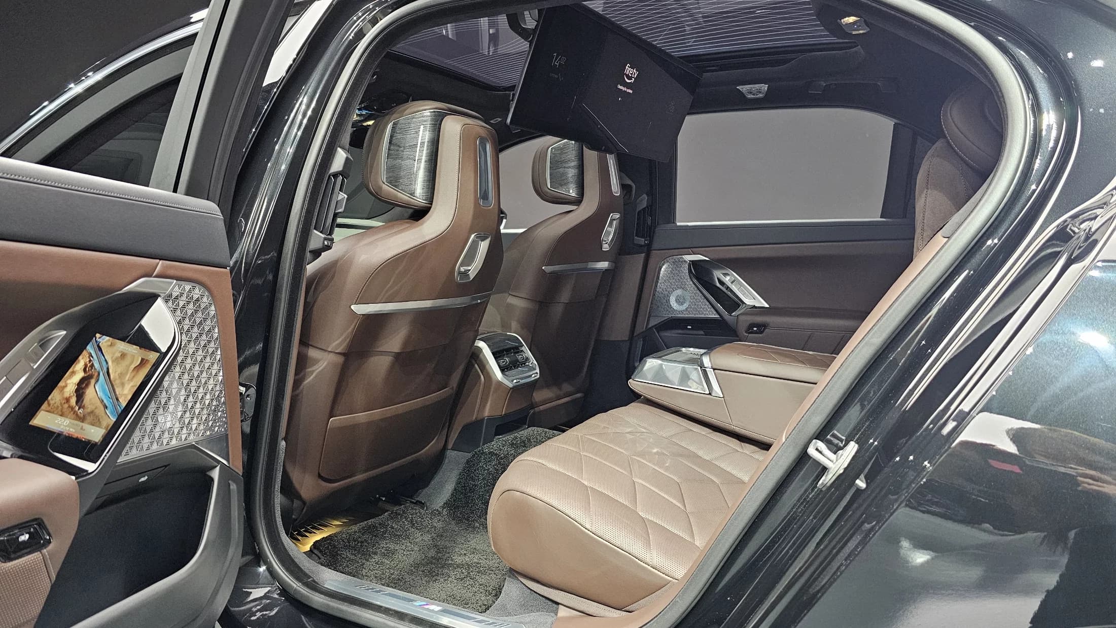 BMW i7 xDrive 60 M sport, электромобиль, 2023 г. 40689 км. — фото 16