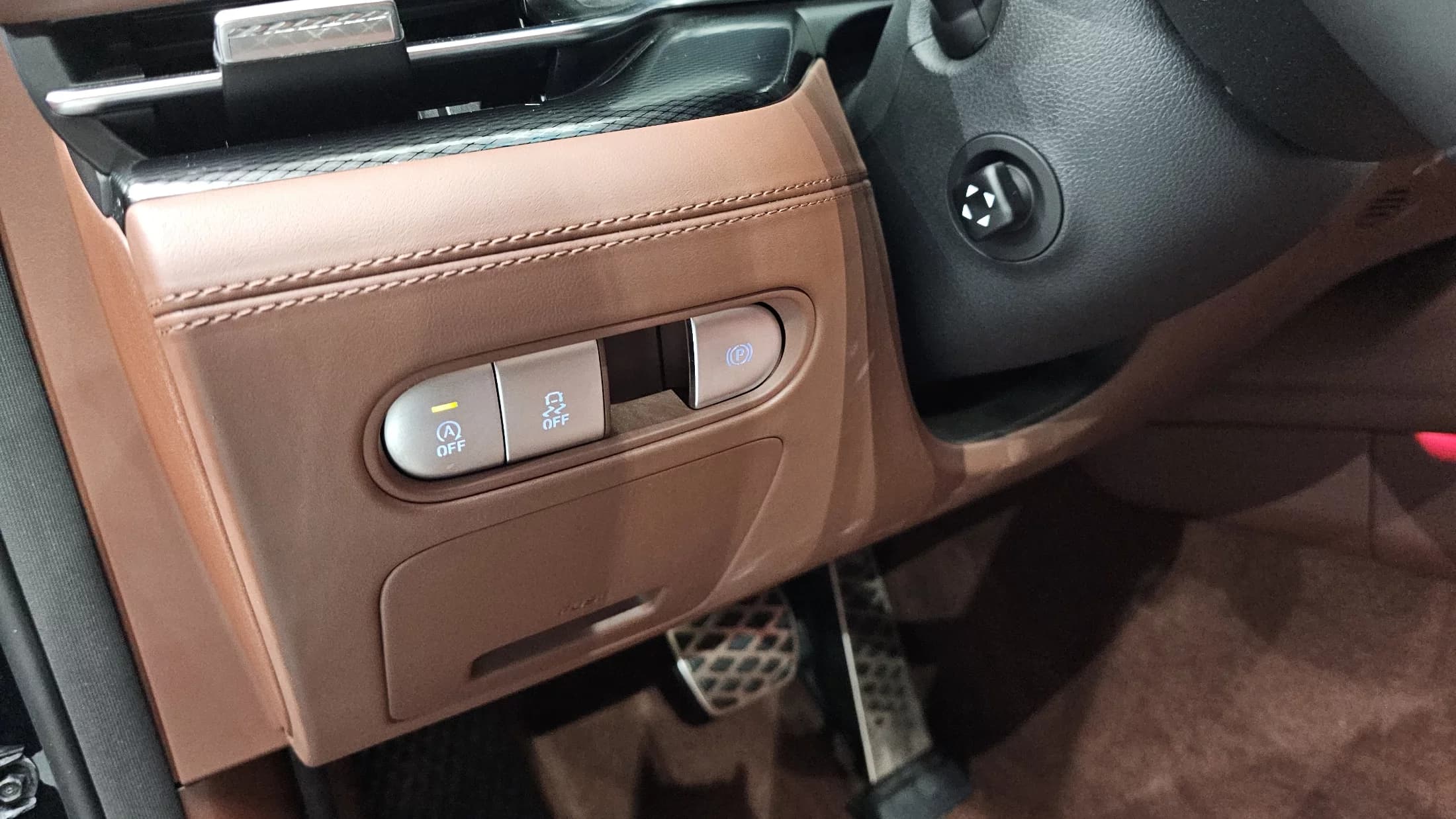 Genesis G90 Gasoline 3.5 Turbo AWD, 2022 г. 87108 км. — фото 24
