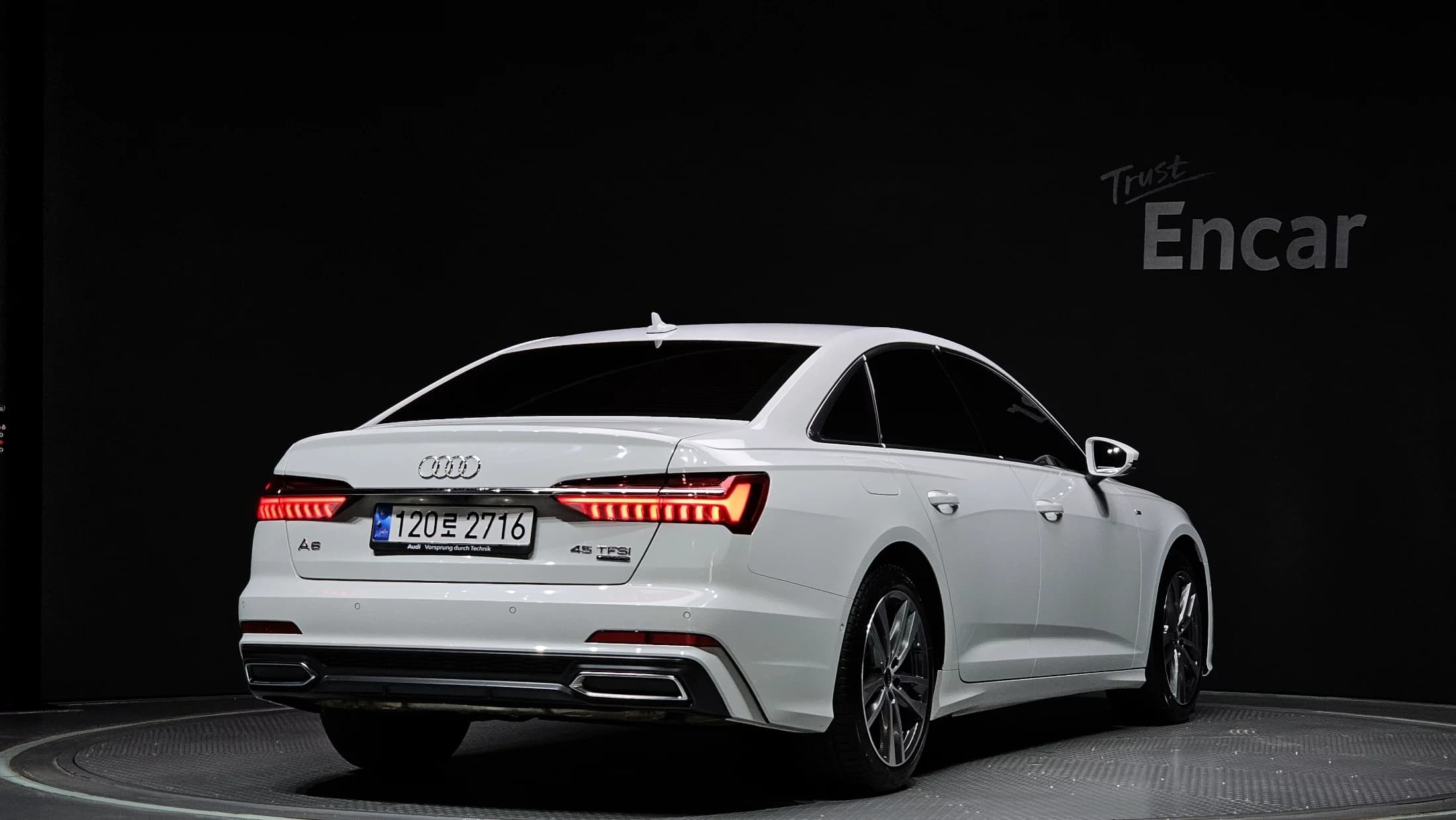 Audi A6 45 TFSI Quattro Premium, 2023 г. 42808 км. — фото 2