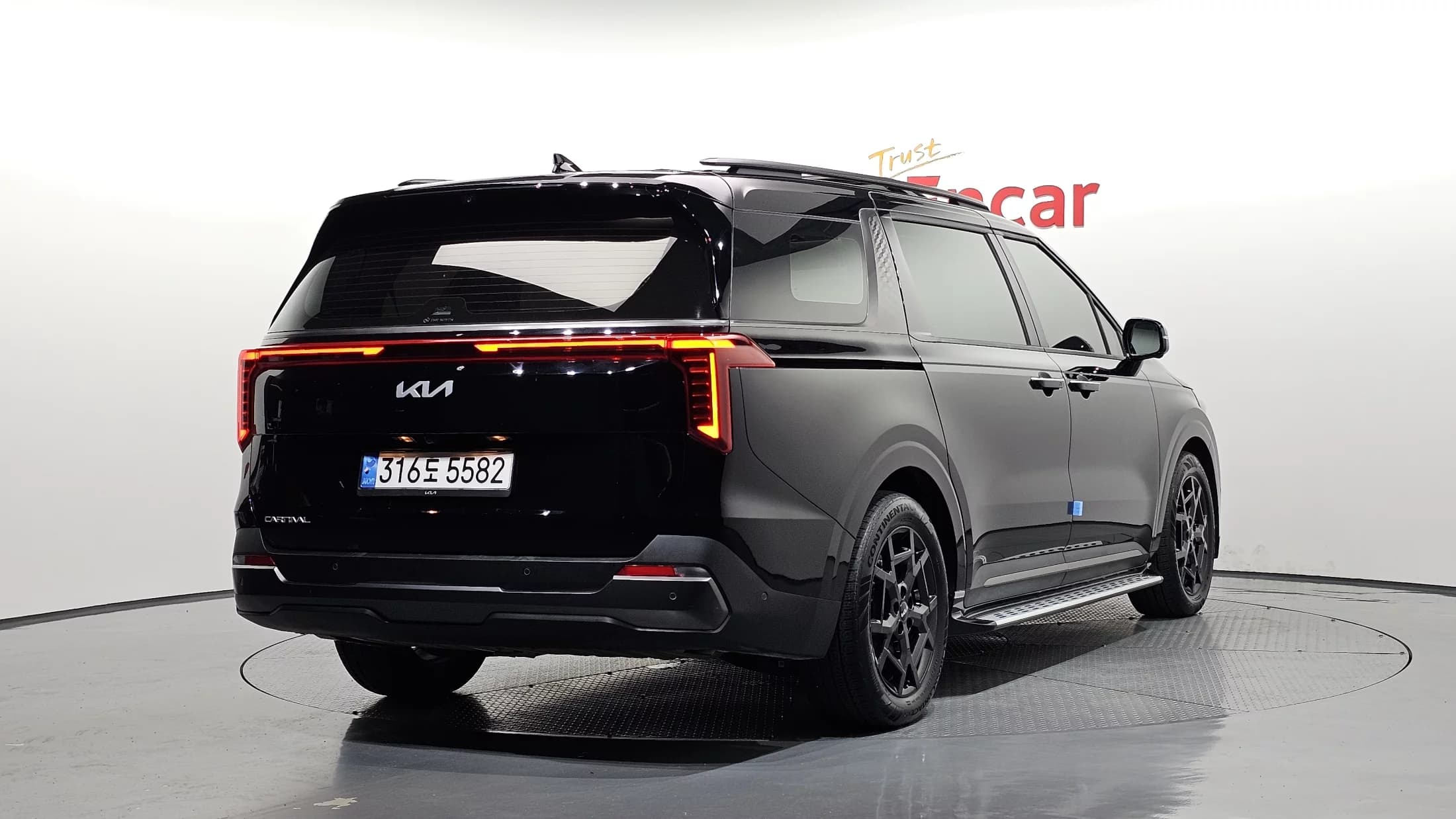 Kia Carnival 9-Seater Gravity, 2024 г. 18760 км. — фото 2