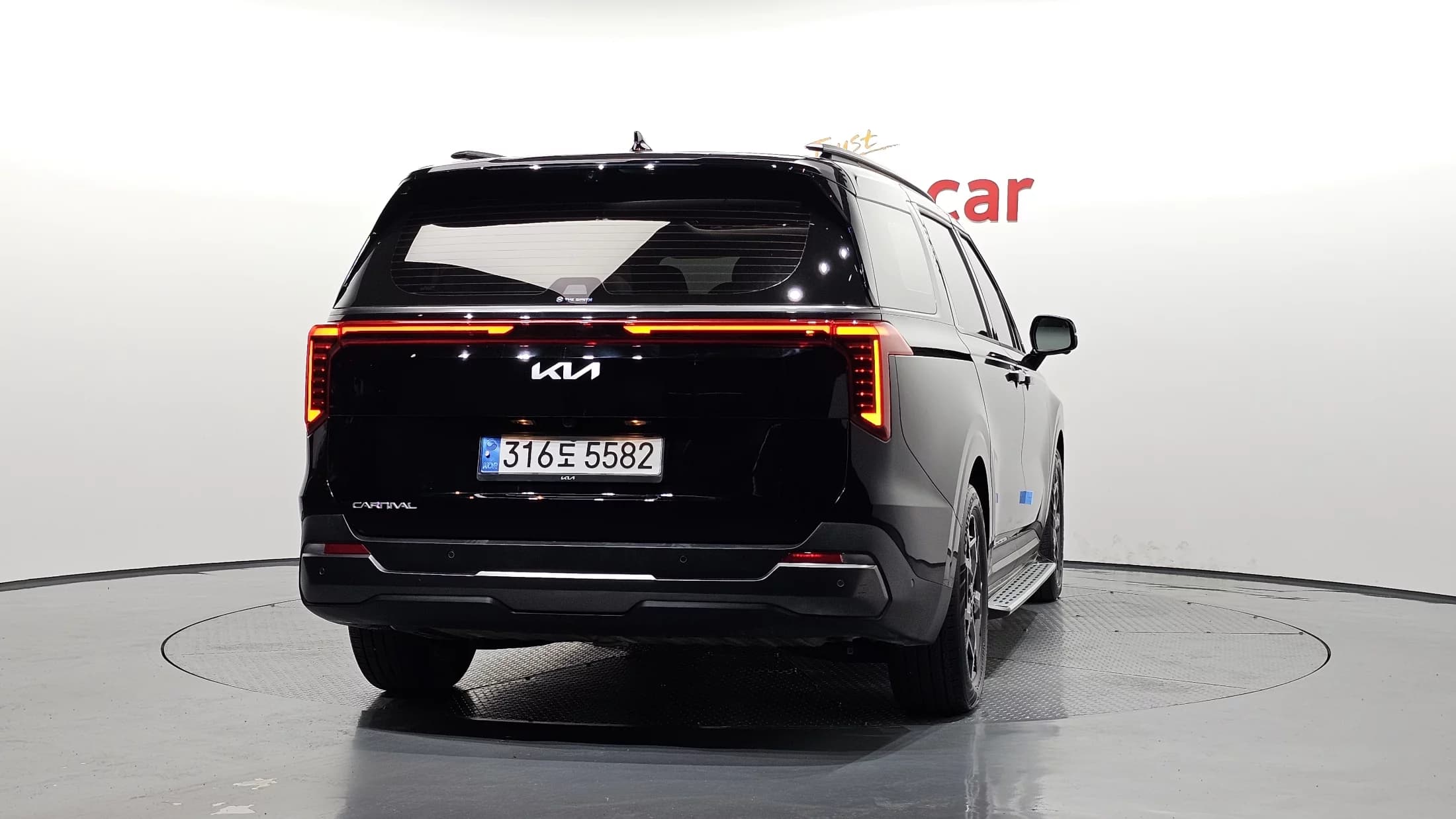 Kia Carnival 9-Seater Gravity, 2024 г. 18760 км. — фото 4