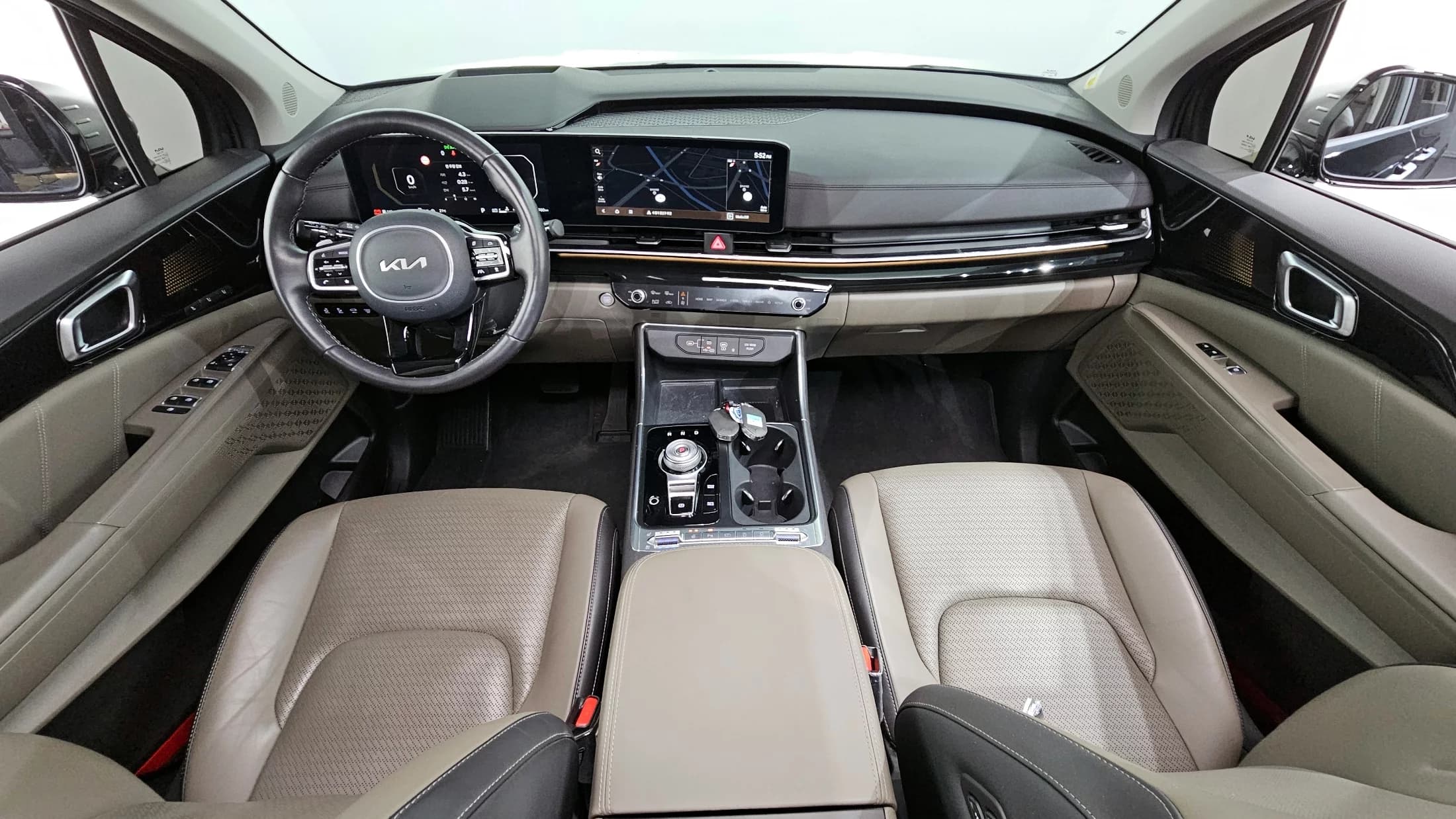 Kia Carnival 9-Seater Gravity, 2024 г. 18760 км. — фото 7