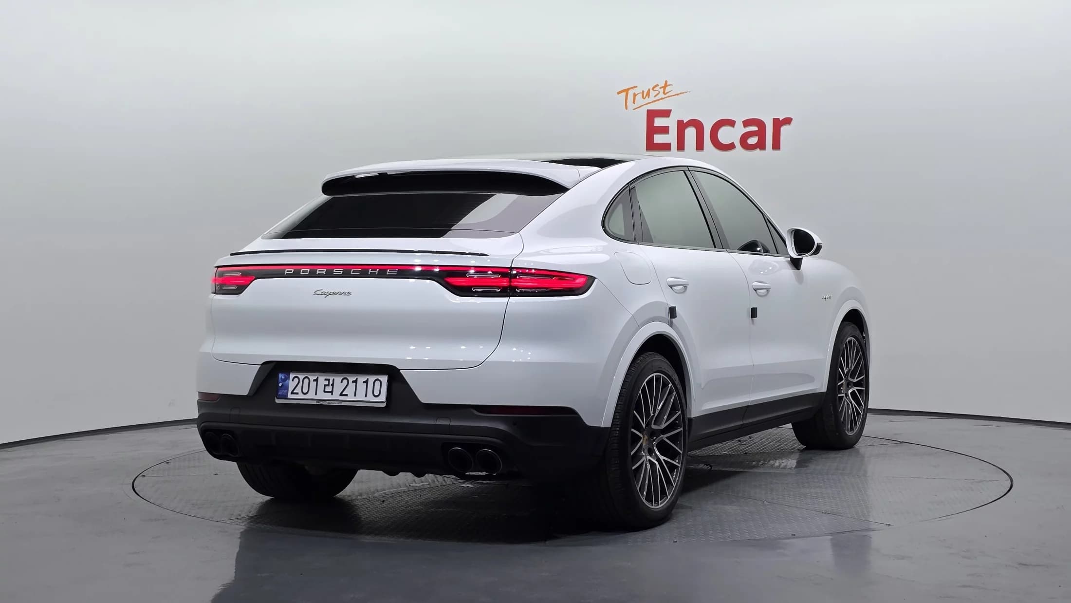 Porsche CAYENNE 3.0 E-Hybrid Coupe, гибрид, 2021 г. 61509 км. — фото 2