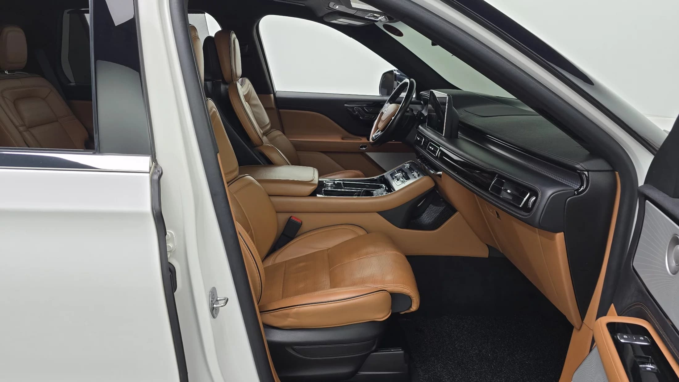 Lincoln AVIATOR 3.0 Black Label AWD, 2022 г. 92597 км. — фото 11