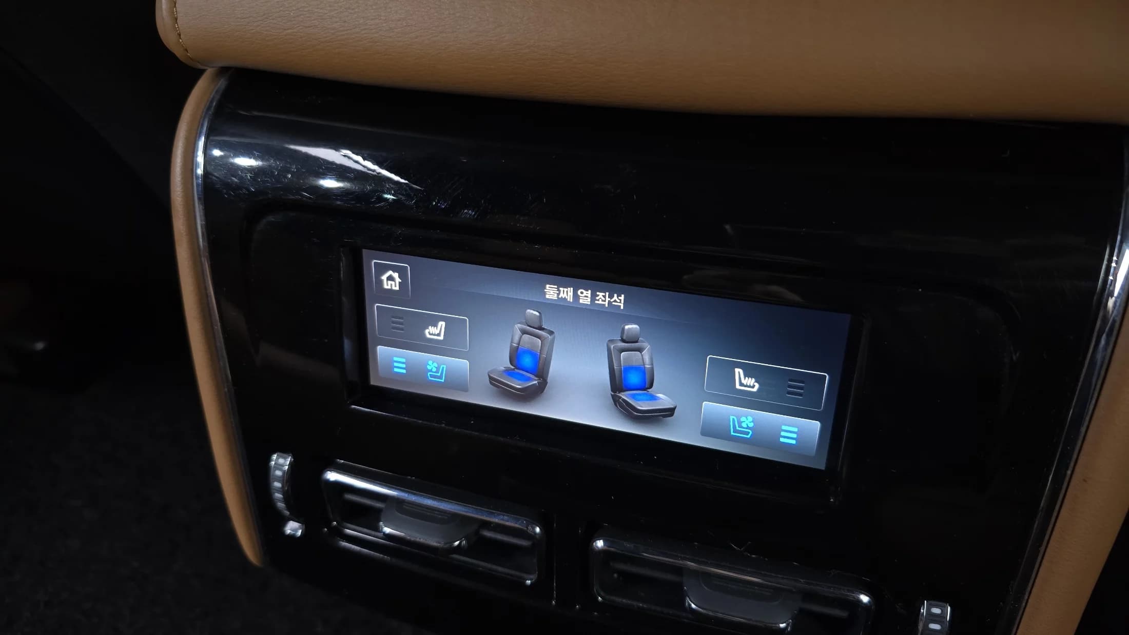 Lincoln AVIATOR 3.0 Black Label AWD, 2022 г. 92597 км. — фото 18