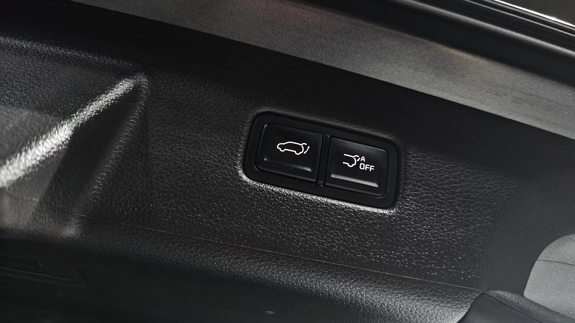 Kia Carnival 7-Seater Signature, 2023 г. 32708 км. — фото 15
