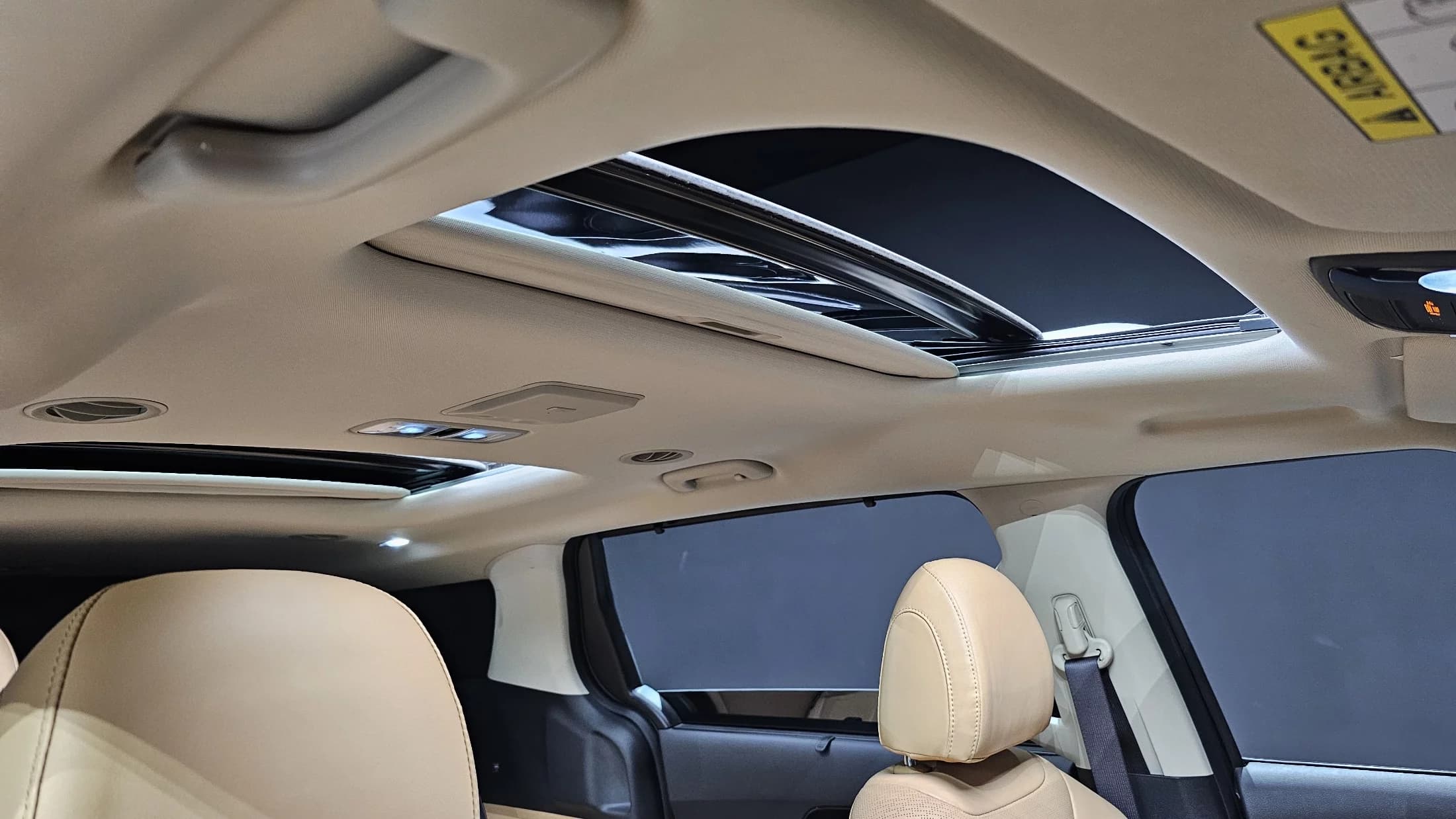 Kia Carnival 7-Seater Signature, 2023 г. 32708 км. — фото 16