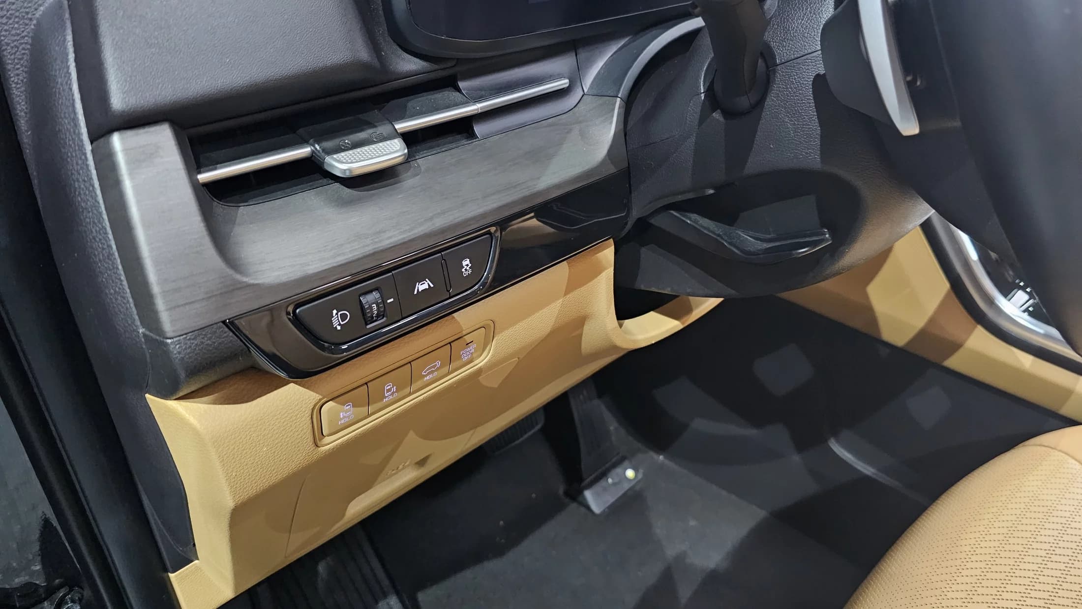 Kia Carnival 7-Seater Signature, 2023 г. 32708 км. — фото 17