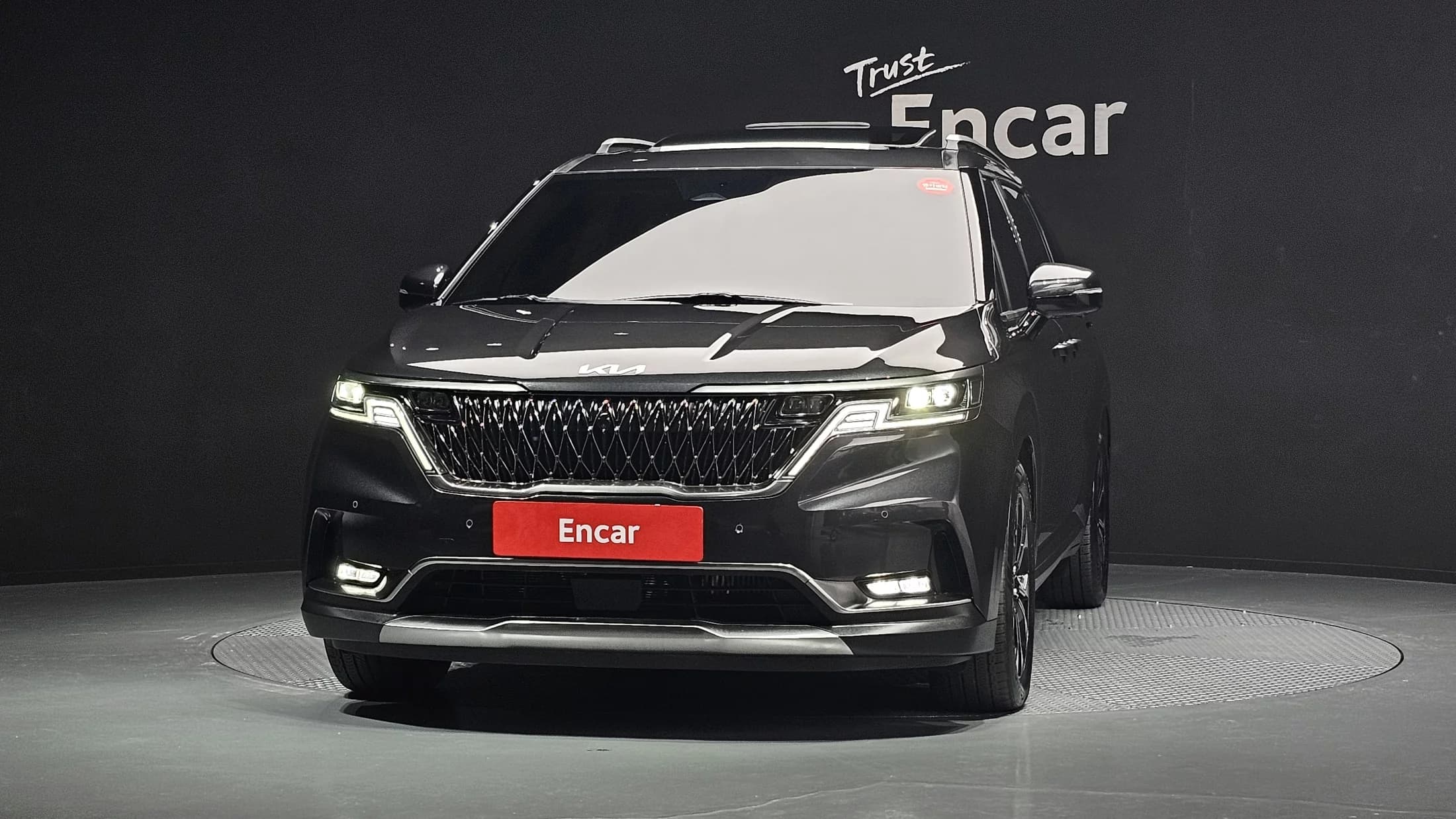 Kia Carnival 7-Seater Signature, 2023 г. 32708 км. — фото 3