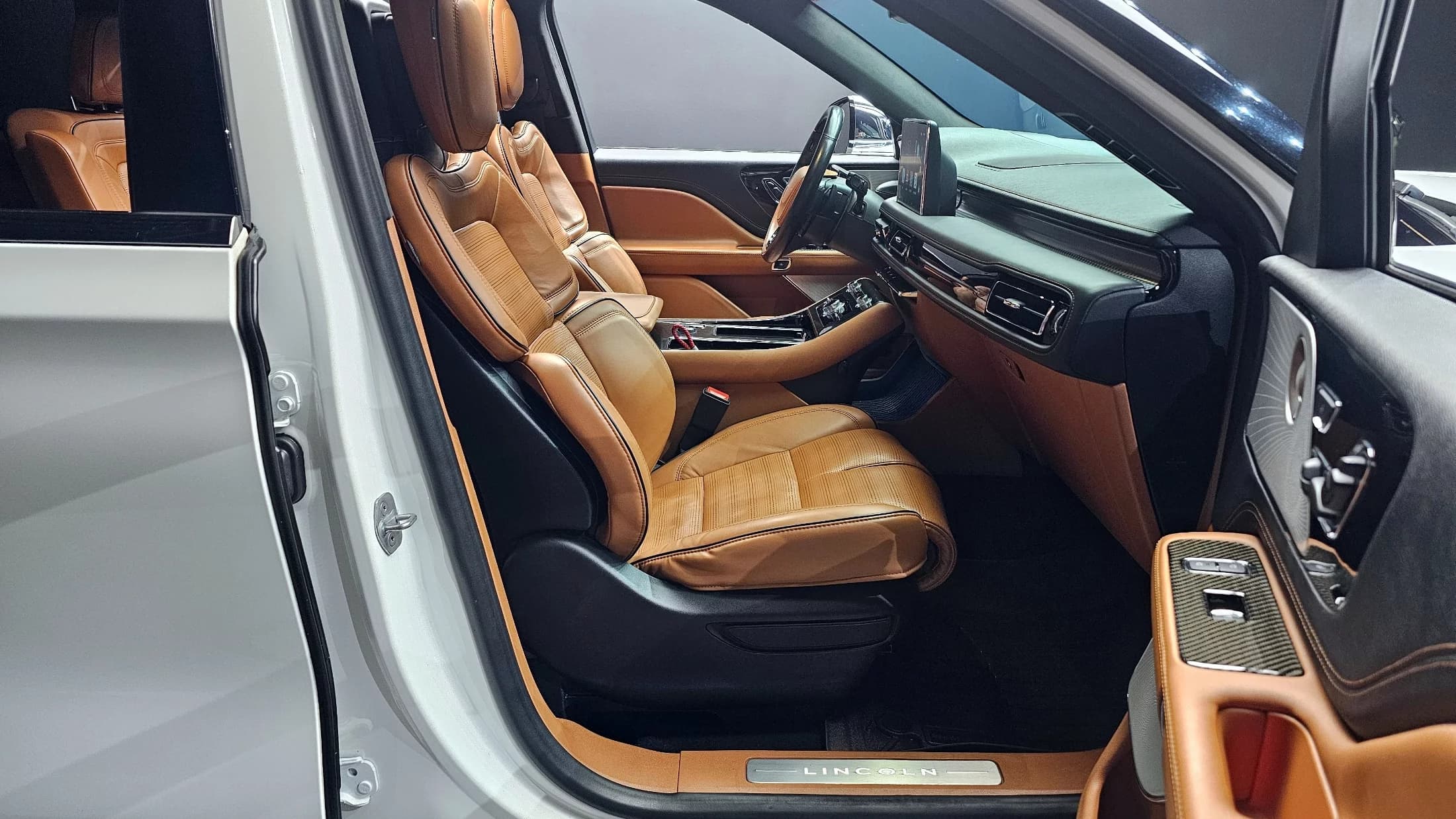 Lincoln AVIATOR 3.0 Reserve  AWD, 2021 г. 85373 км. — фото 11
