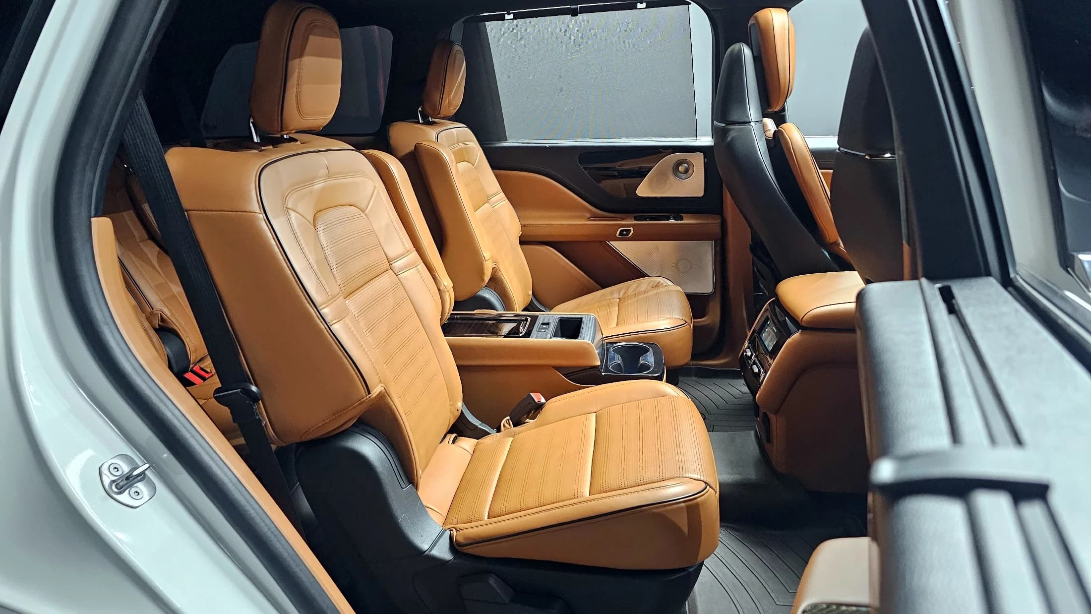 Lincoln AVIATOR 3.0 Reserve  AWD, 2021 г. 85373 км. — фото 12