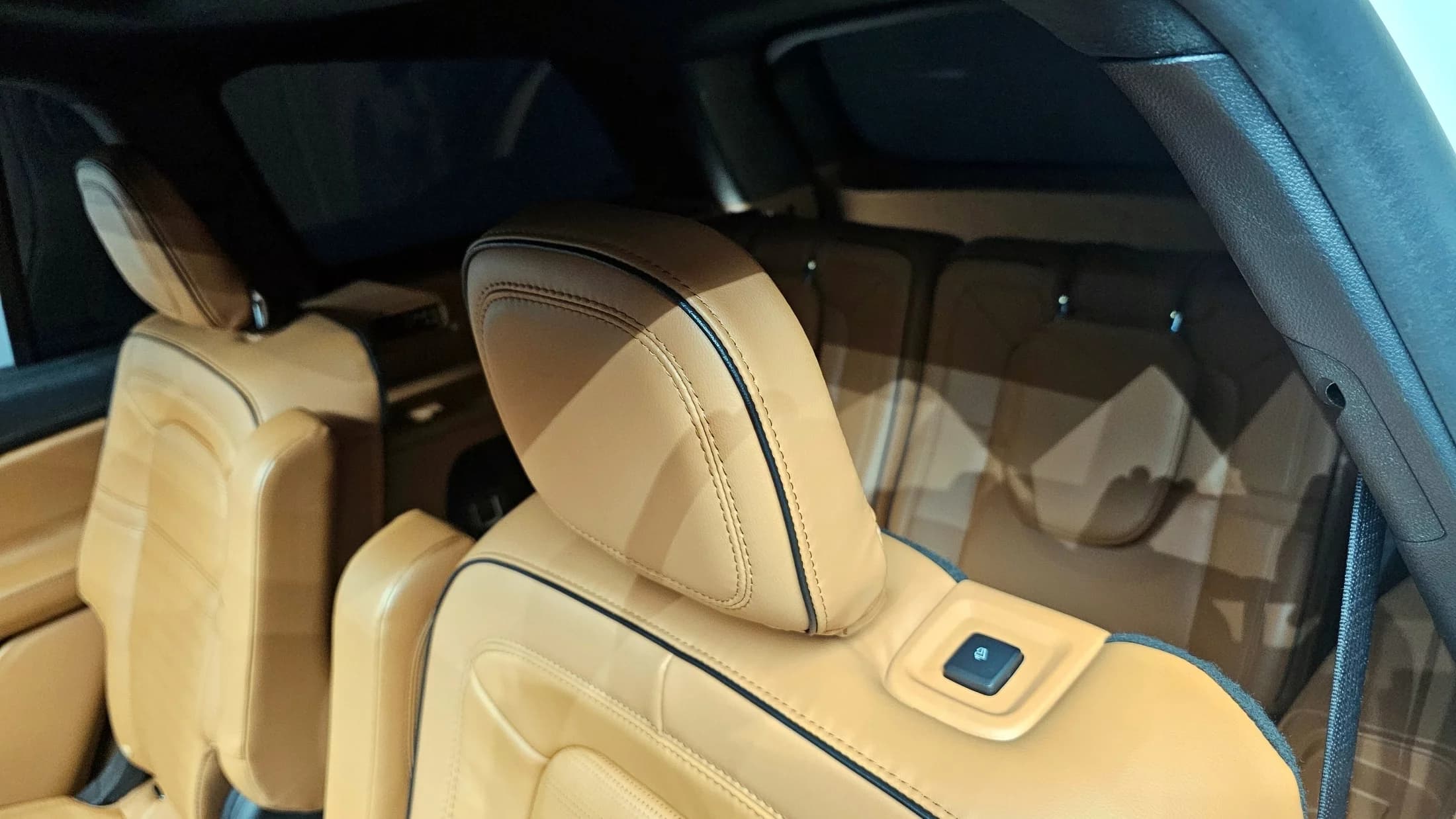 Lincoln AVIATOR 3.0 Reserve  AWD, 2021 г. 85373 км. — фото 13