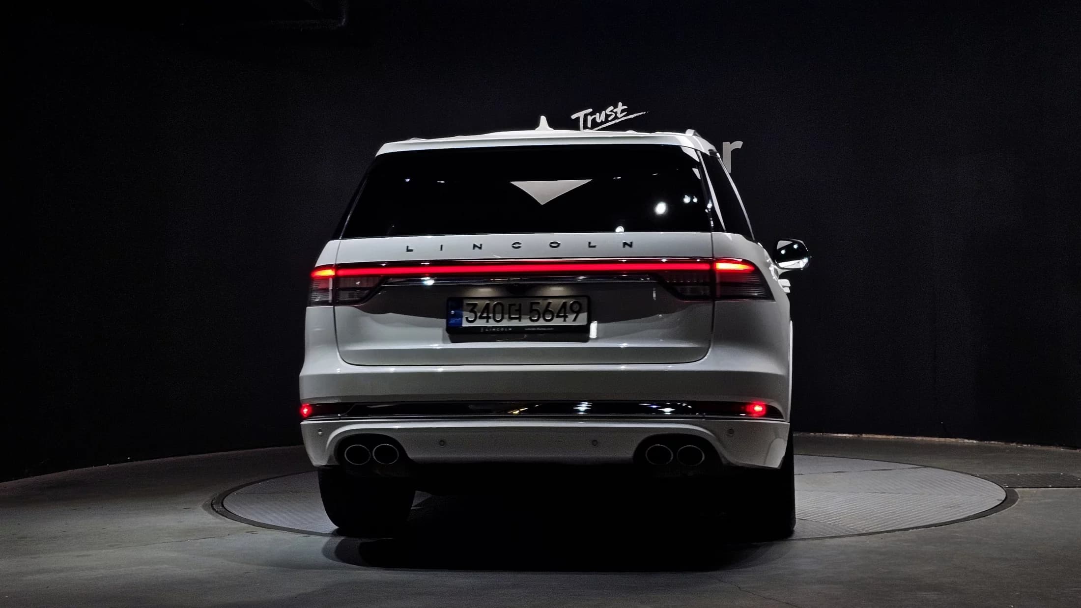 Lincoln AVIATOR 3.0 Reserve  AWD, 2021 г. 85373 км. — фото 4