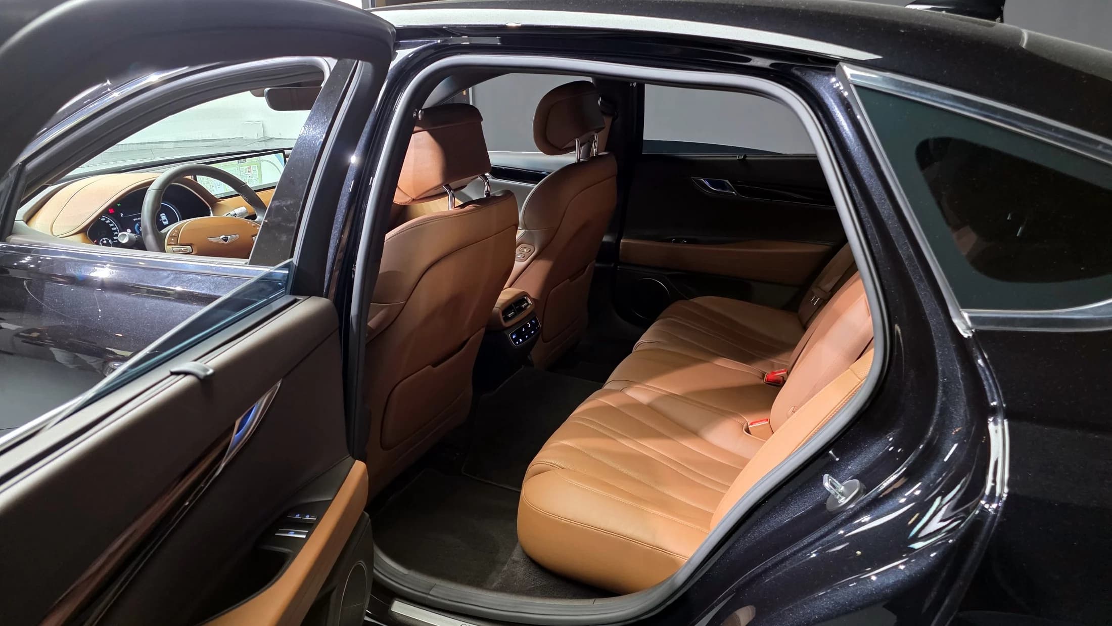 Genesis G80 Gasoline 3.5 Turbo AWD, 2022 г. 53789 км. — фото 11
