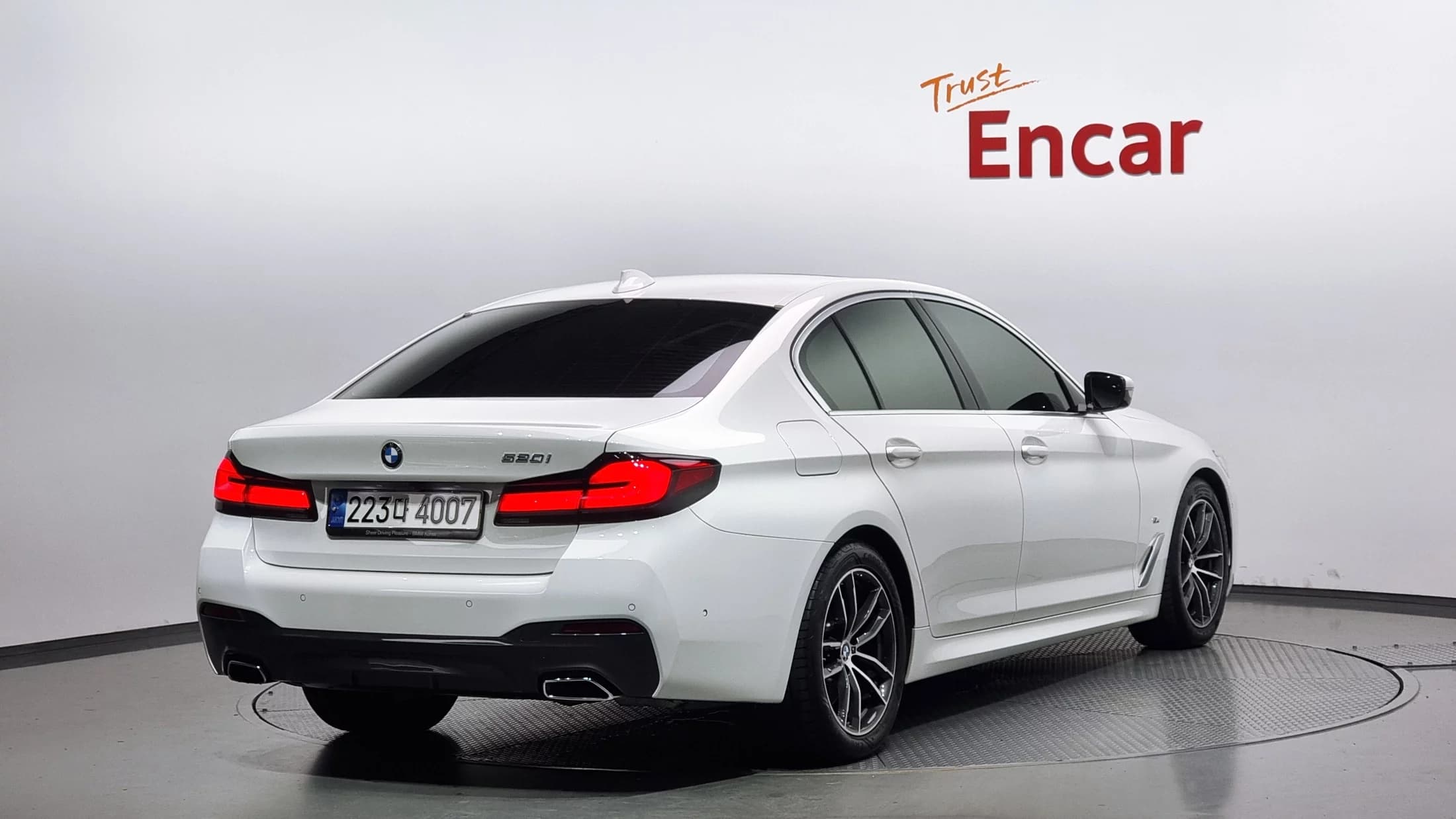 BMW 5-Series 520i M Sport, 2022 г. 41839 км. — фото 2