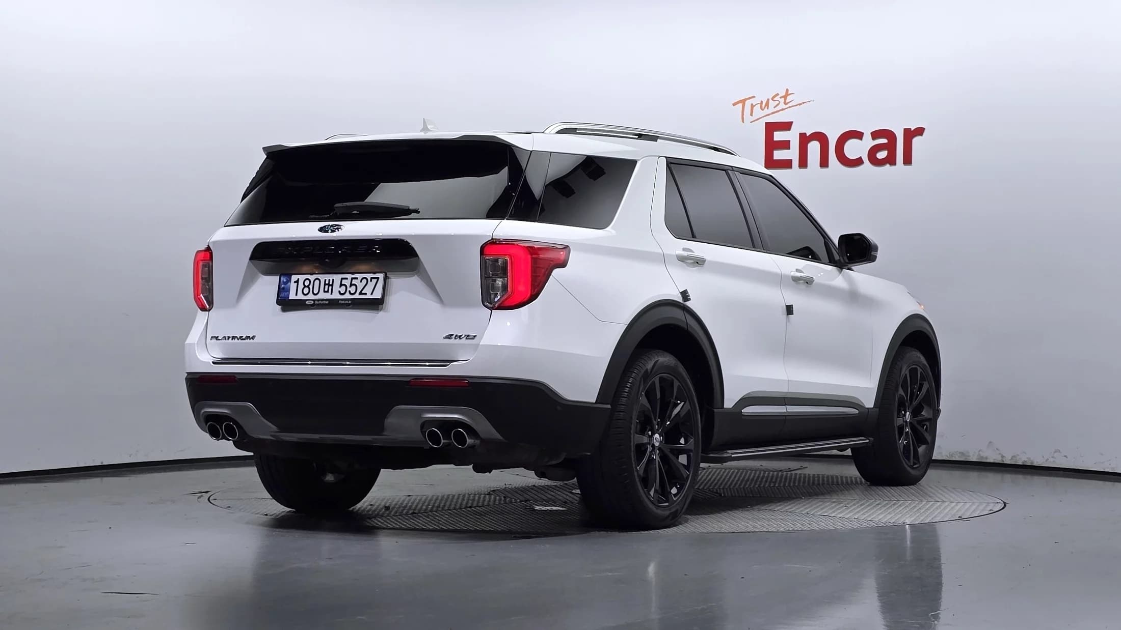 Ford EXPLORER 3.0 Platinum 4WD, 2023 г. 28078 км. — фото 2