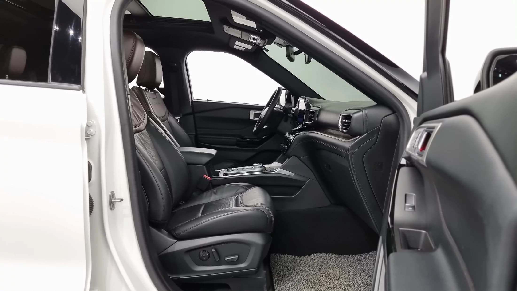 Ford EXPLORER 3.0 Platinum 4WD, 2023 г. 28078 км. — фото 11