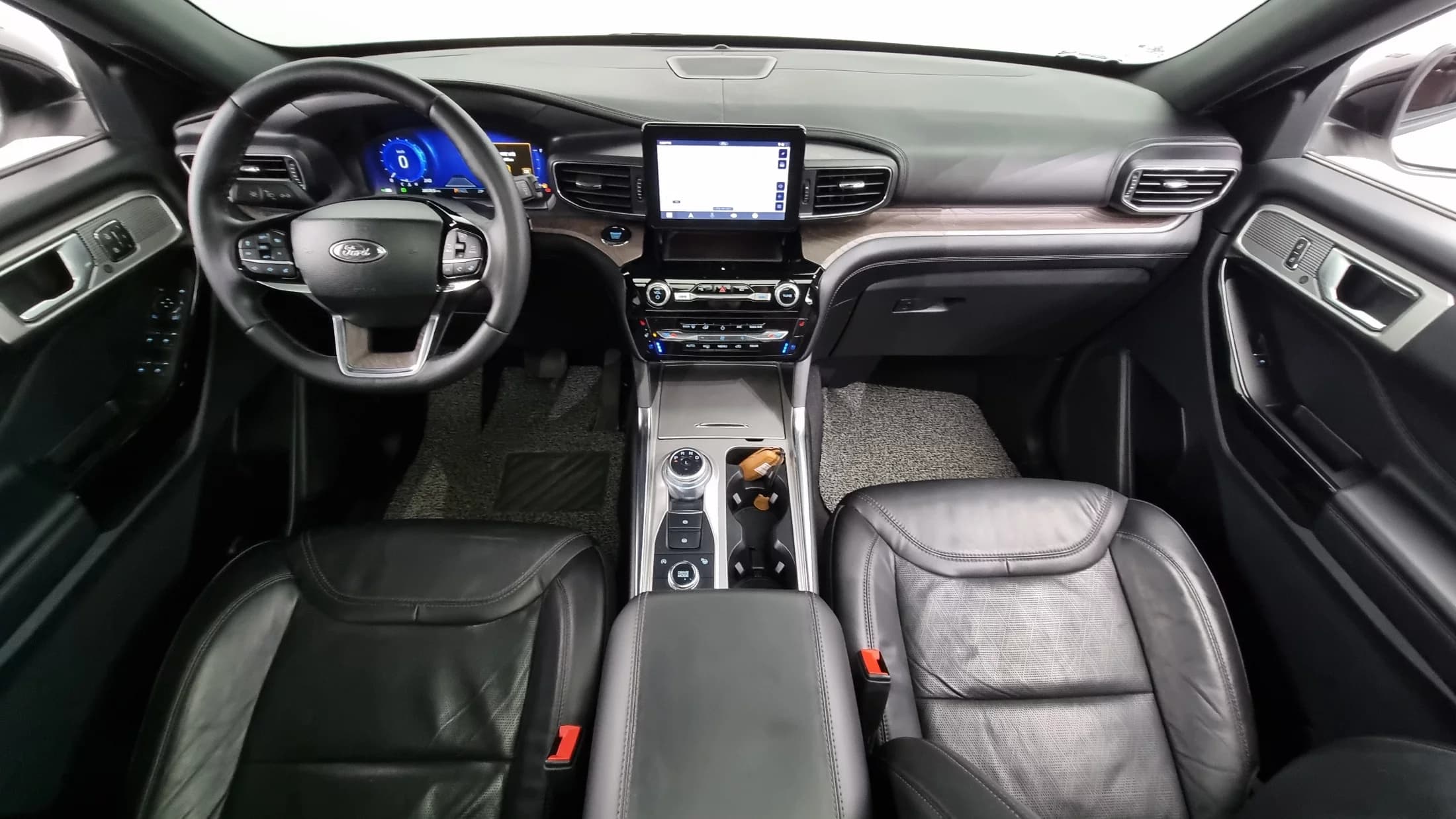 Ford EXPLORER 3.0 Platinum 4WD, 2023 г. 28078 км. — фото 7