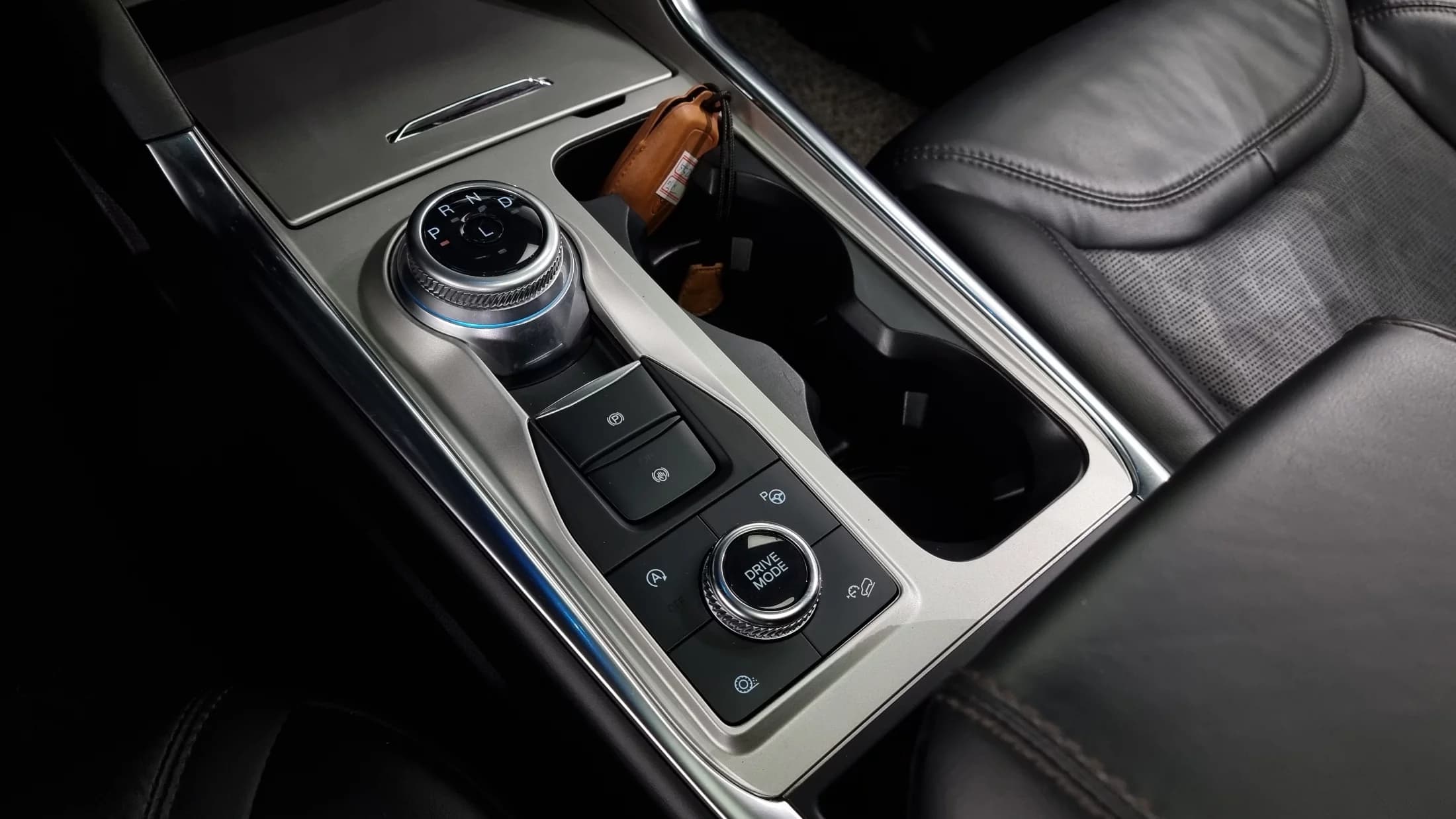 Ford EXPLORER 3.0 Platinum 4WD, 2023 г. 28078 км. — фото 9