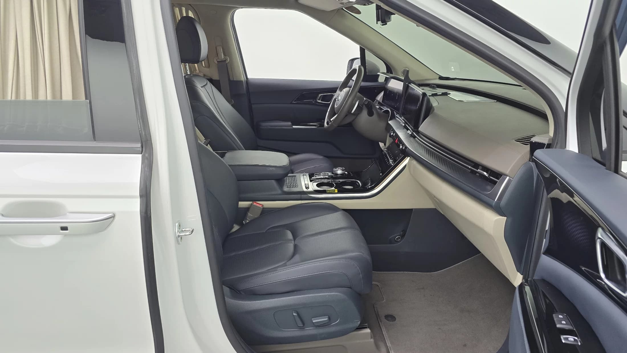 Kia Carnival Gasoline 9-seater Limousine(Special vehicle), 2021 г. 49717 км. — фото 11