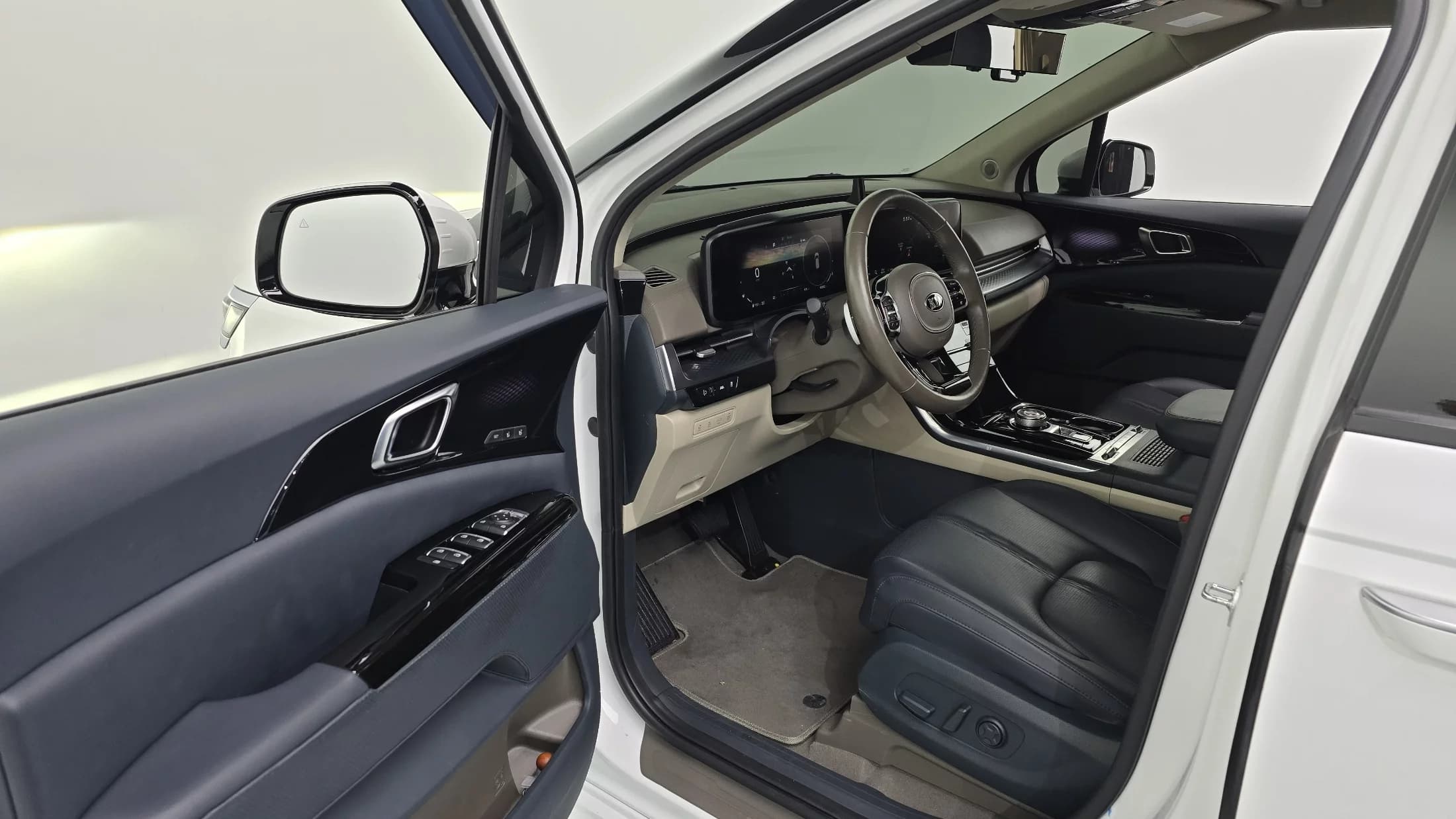 Kia Carnival Gasoline 9-seater Limousine(Special vehicle), 2021 г. 49717 км. — фото 10