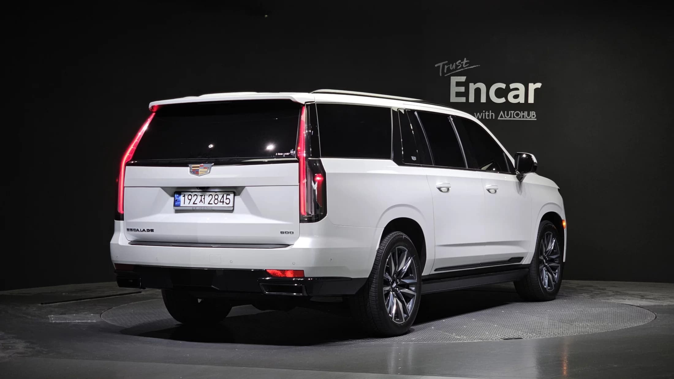 Cadillac Escalade 6.2 ESV ESV Sports Platinum, 2023 г. 42205 км. — фото 2