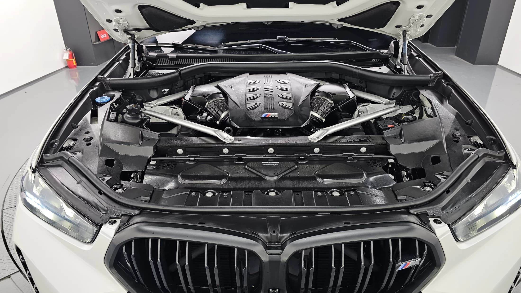 BMW X6 M60i, 2024 г. 7044 км. — фото 6