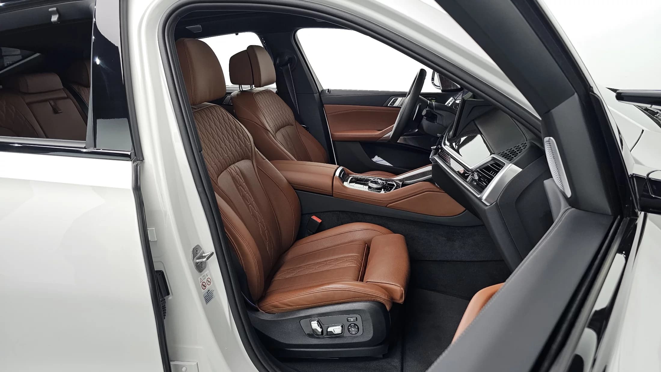 BMW X6 M60i, 2024 г. 7044 км. — фото 10