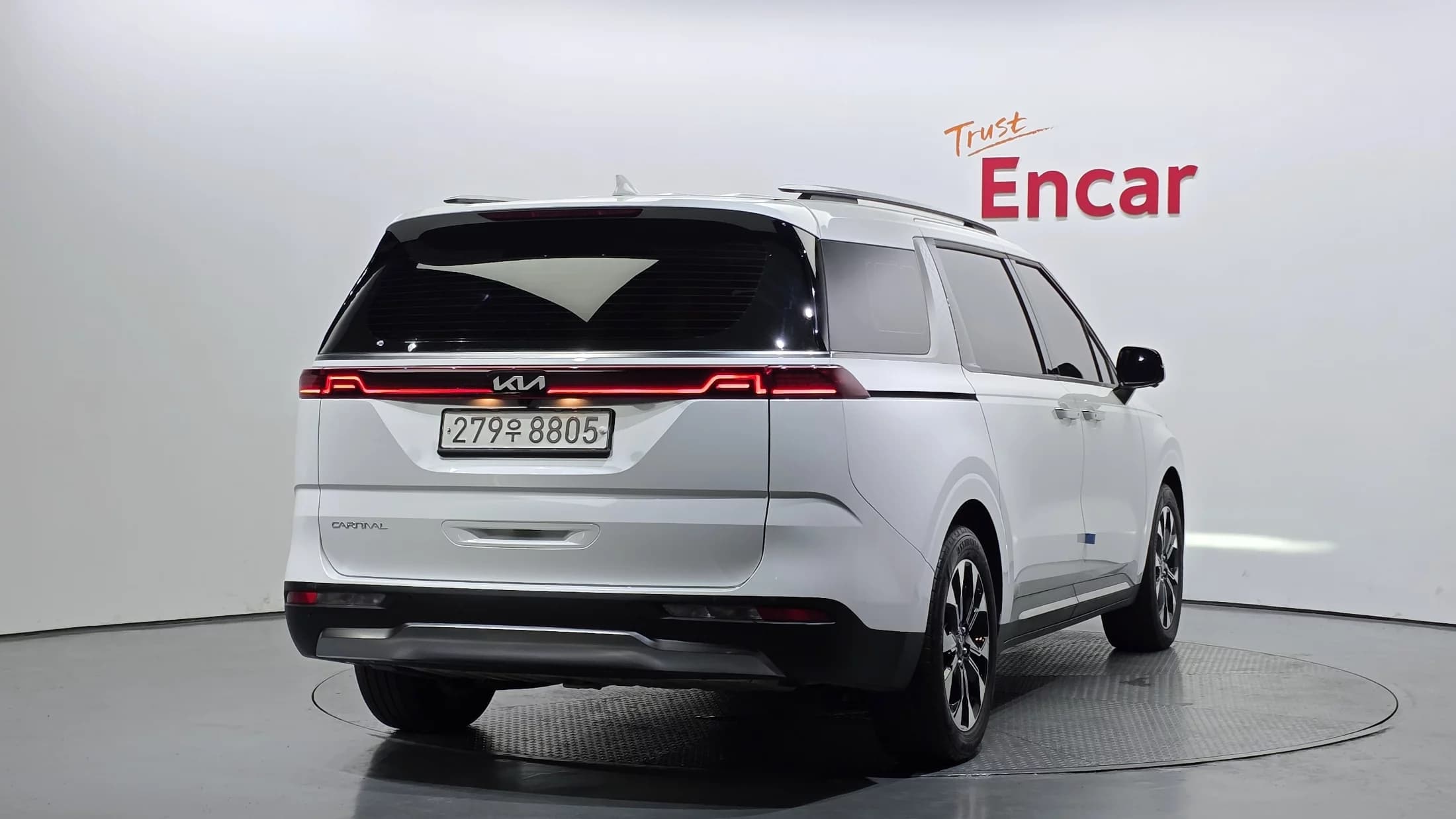 Kia Carnival 9-Seater Noblesse, 2023 г. 26610 км. — фото 2