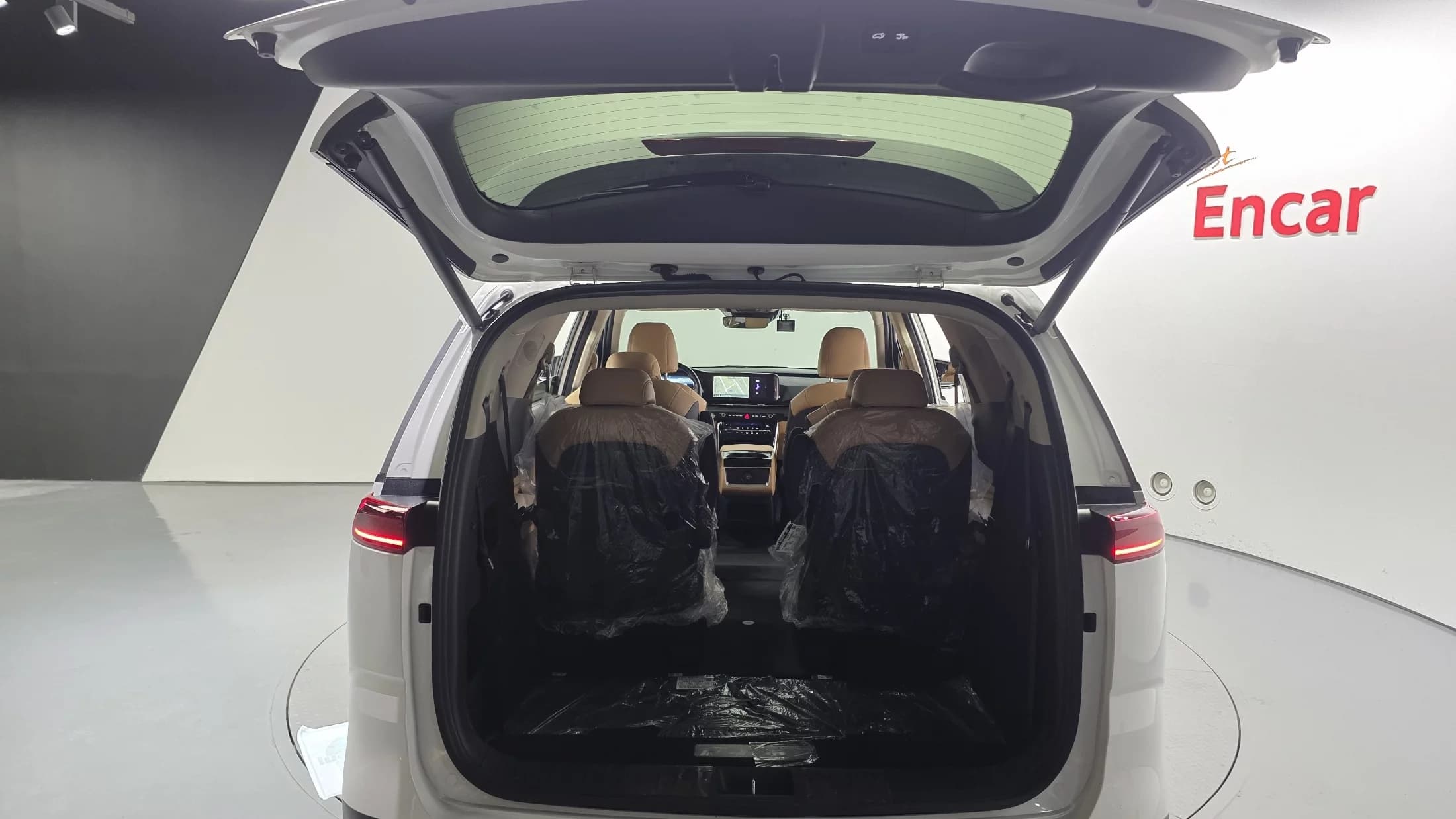 Kia Carnival 9-Seater Noblesse, 2023 г. 26610 км. — фото 20
