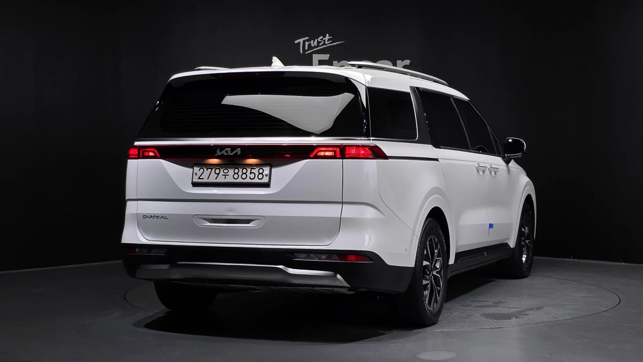 Kia Carnival 9-Seater Noblesse, 2023 г. 29835 км. — фото 2