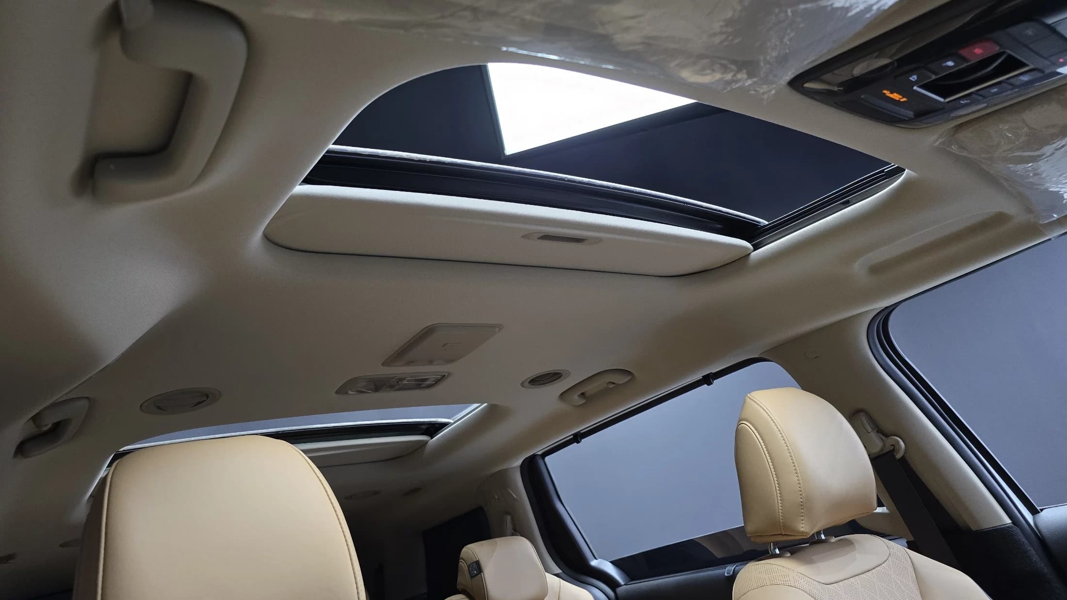 Kia Carnival 9-Seater Noblesse, 2023 г. 29835 км. — фото 19