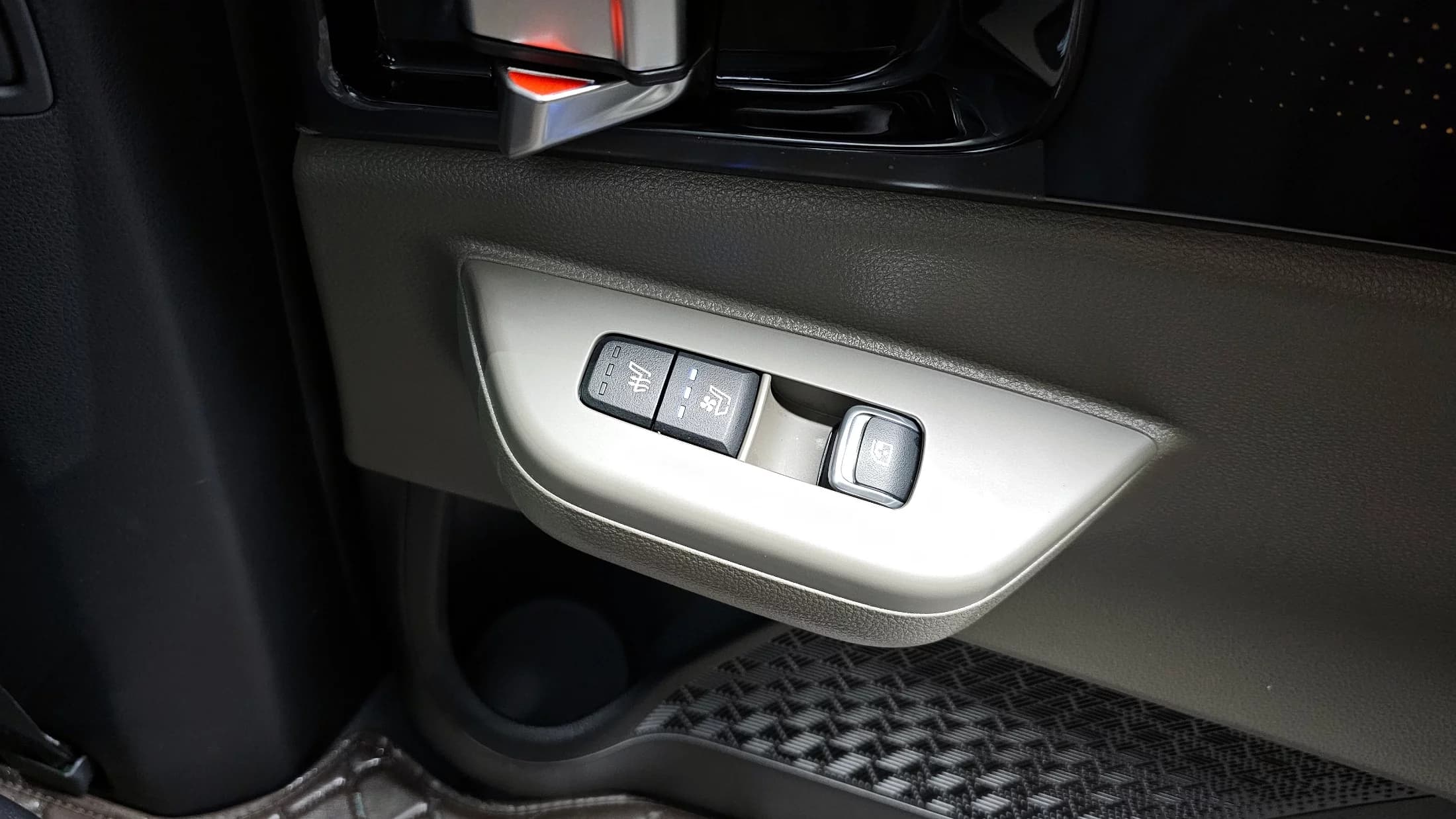 Kia Carnival Gasoline 7-Seater Gravity, 2024 г. 11086 км. — фото 19