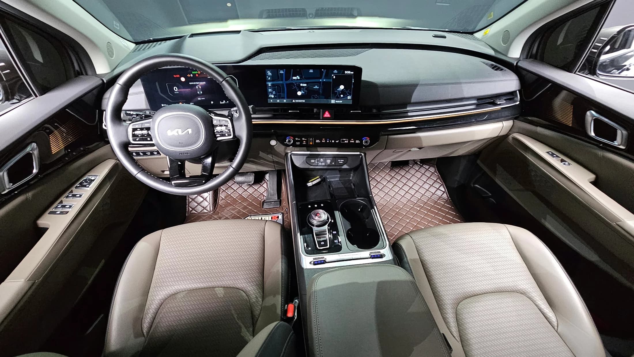 Kia Carnival Gasoline 7-Seater Gravity, 2024 г. 11086 км. — фото 7